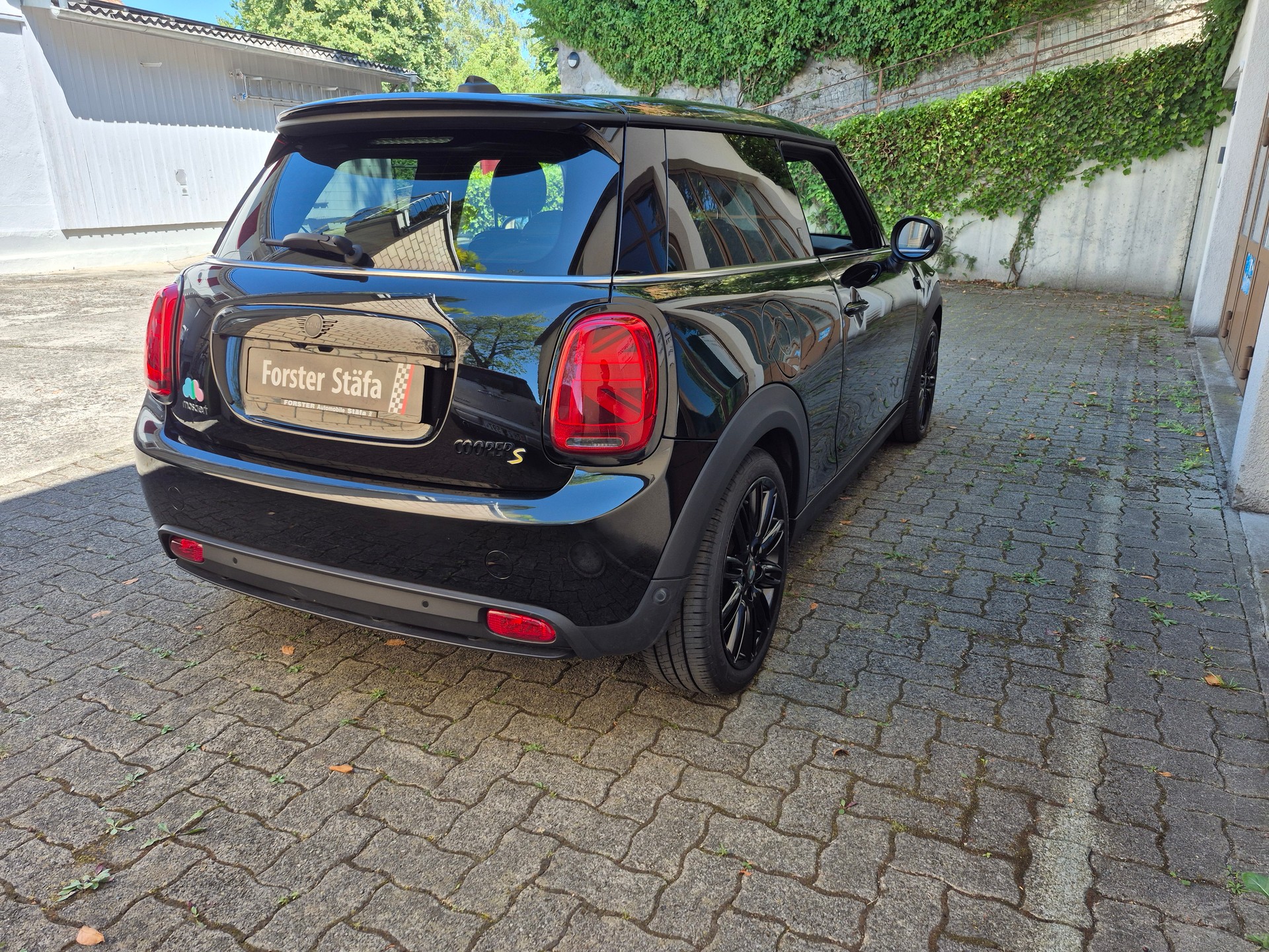 MINI Cooper SE-image-3