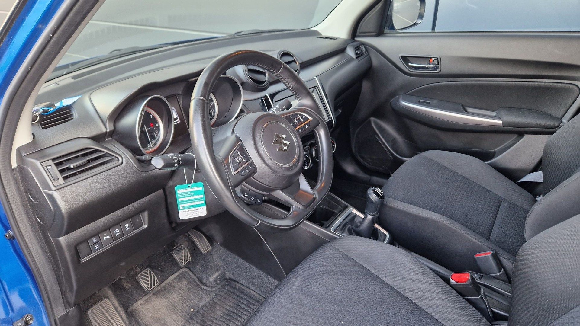 SUZUKI Swift 1.2 Compact + 4x4 Hybrid-image-9