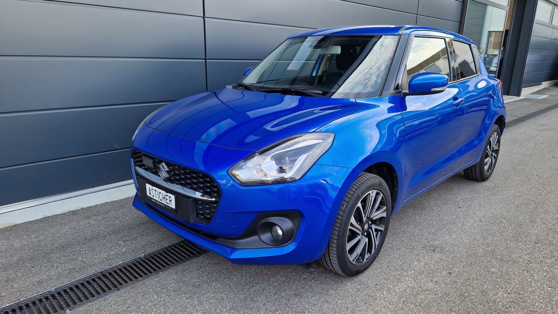 SUZUKI Swift 1.2 Compact + 4x4 Hybrid