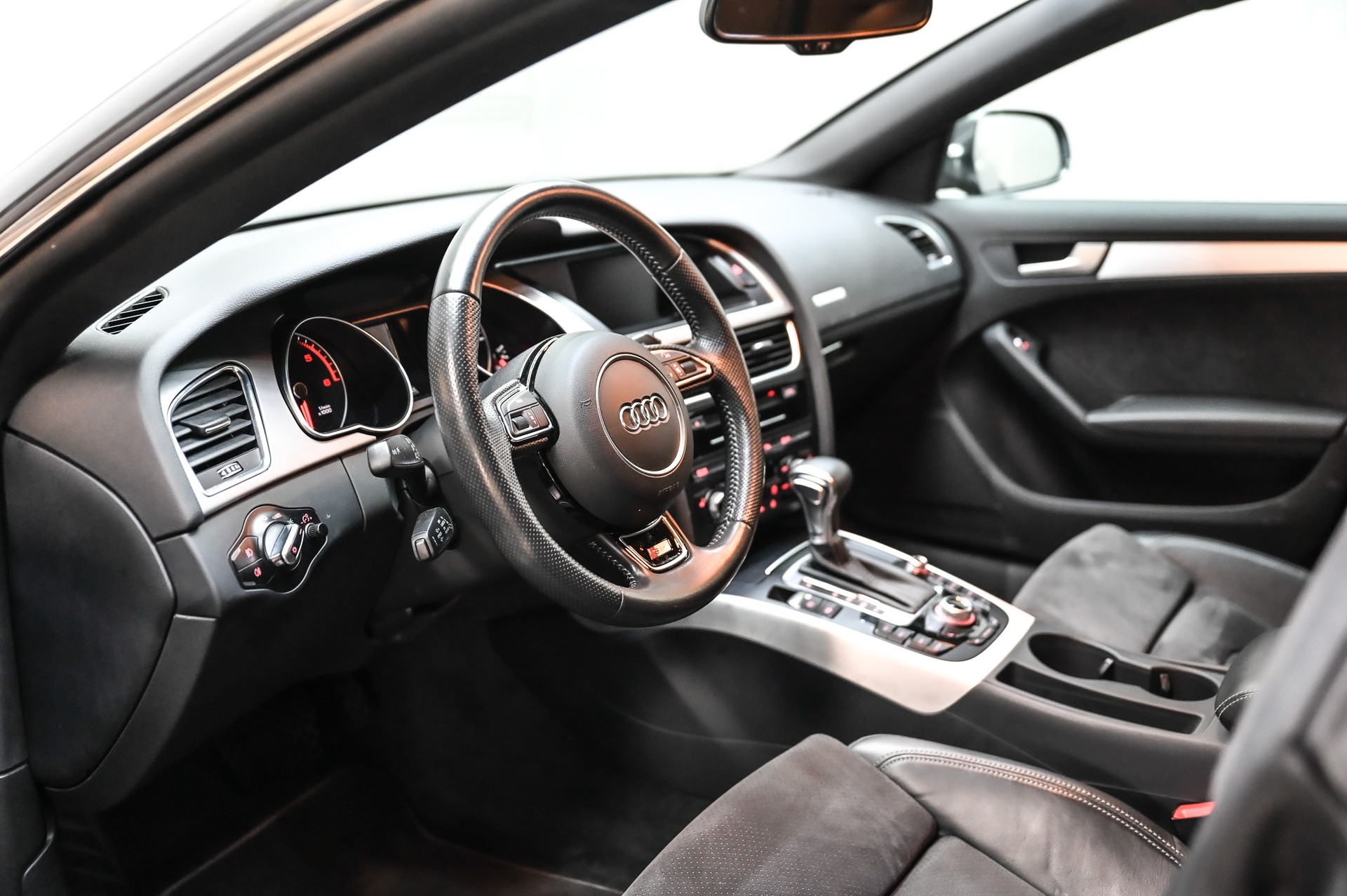 AUDI A5 Sportback 2.0 TDI 190 quattro S-Tronic-image-19