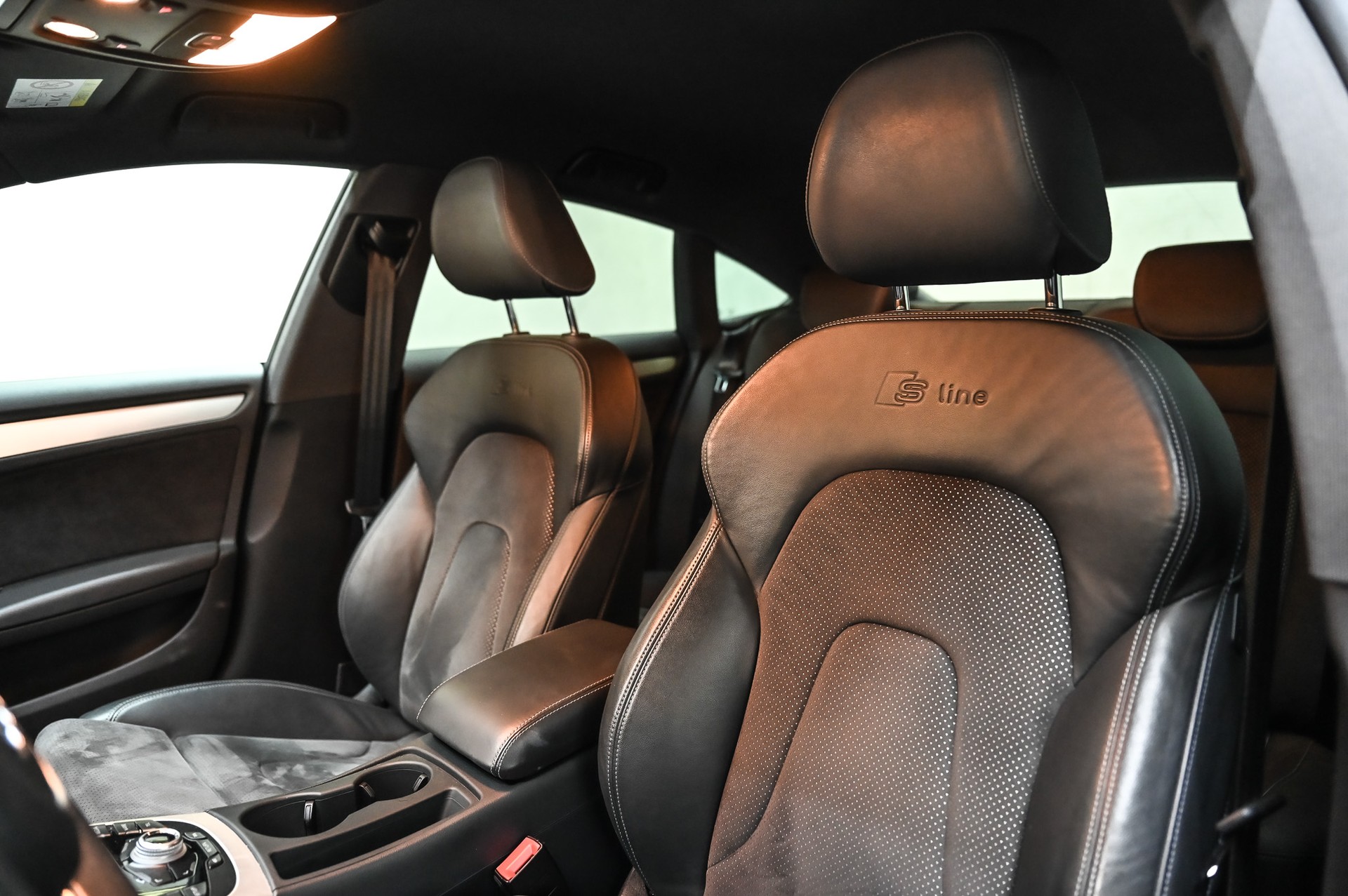 AUDI A5 Sportback 2.0 TDI 190 quattro S-Tronic-image-23