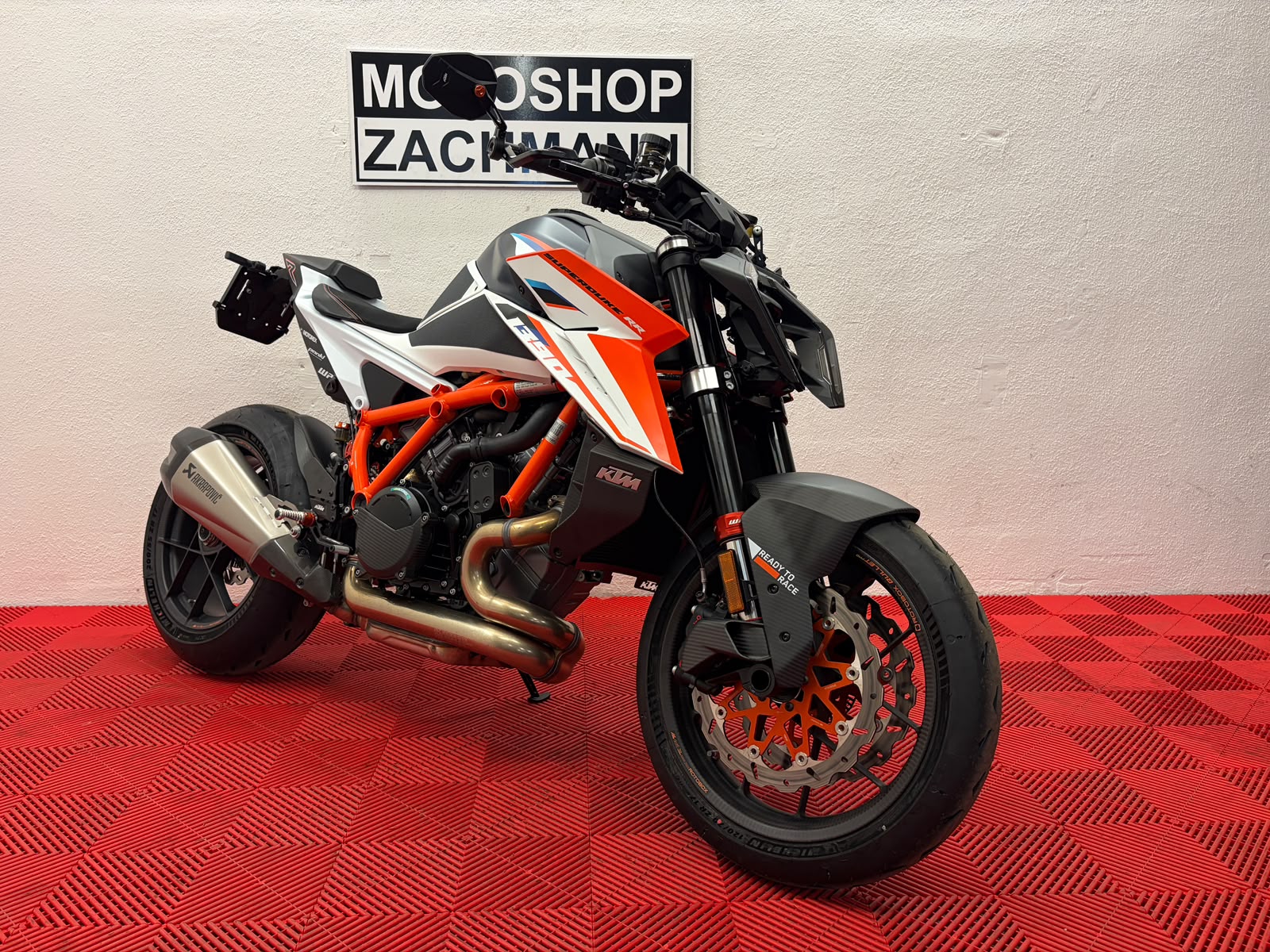 KTM 1390 Super Duke RR-image-1