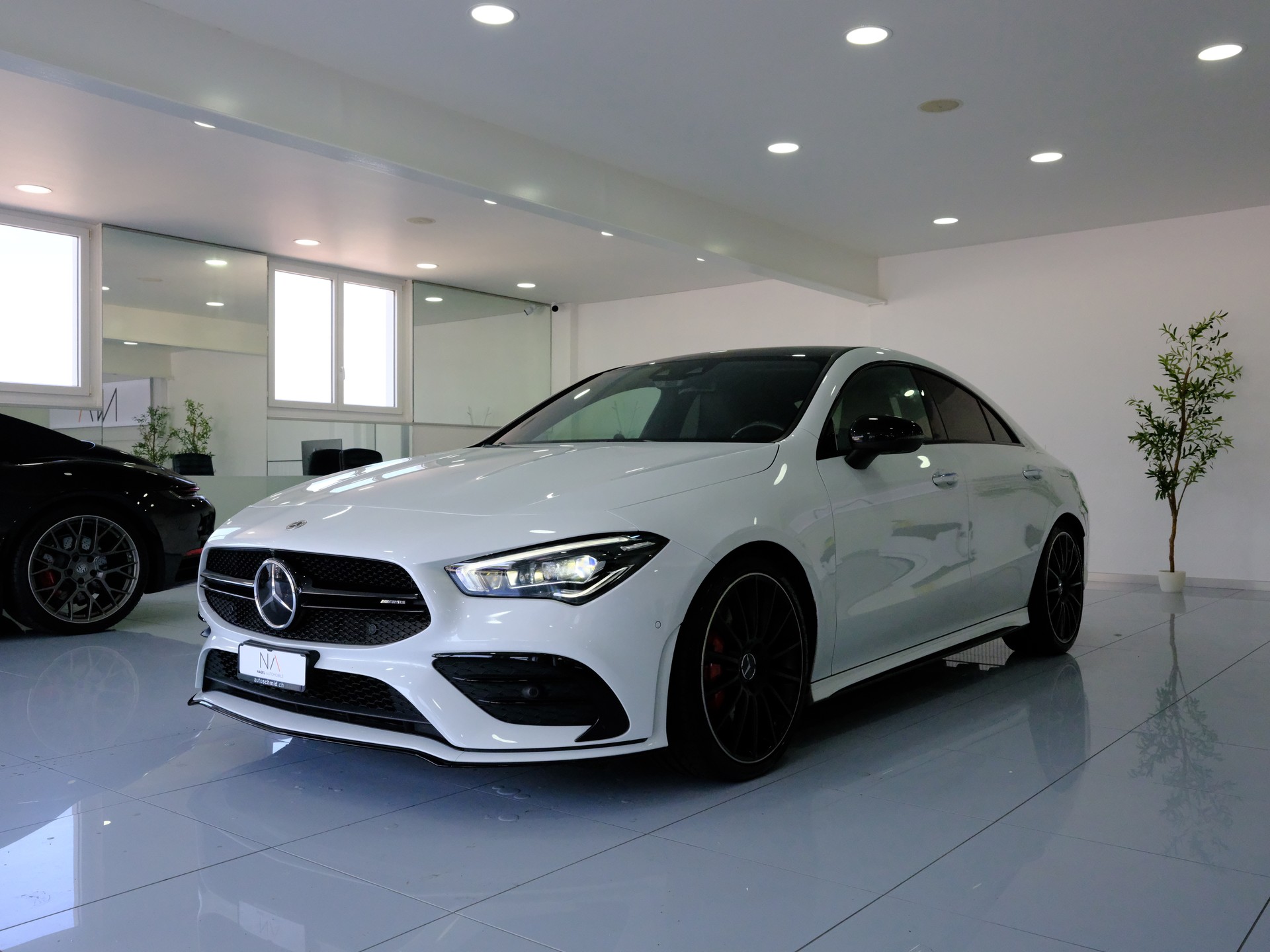 MERCEDES-BENZ CLA 35 AMG 4Matic 7G-DCT-showroom-element-3