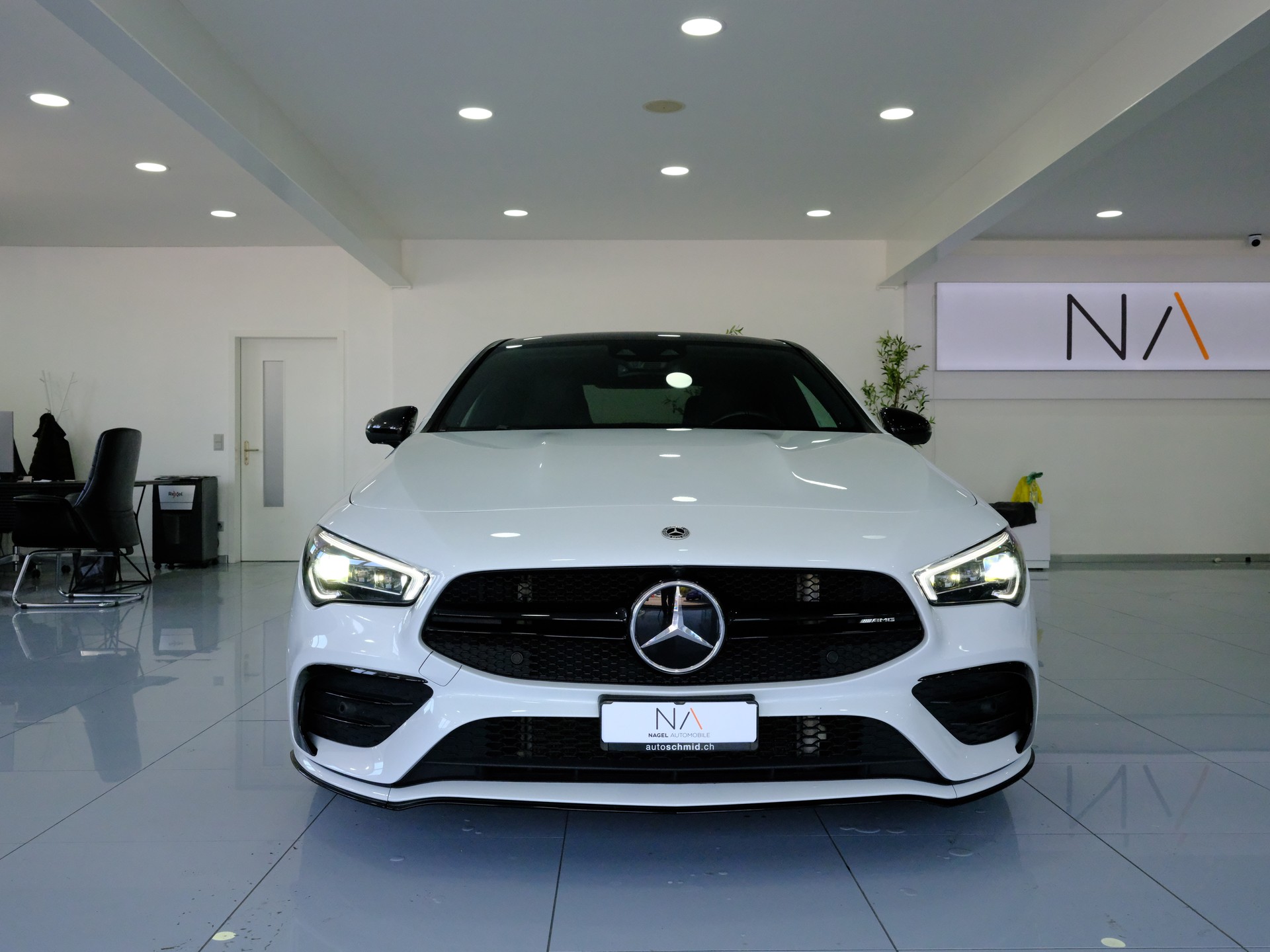 MERCEDES-BENZ CLA 35 AMG 4Matic 7G-DCT-showroom-element-2