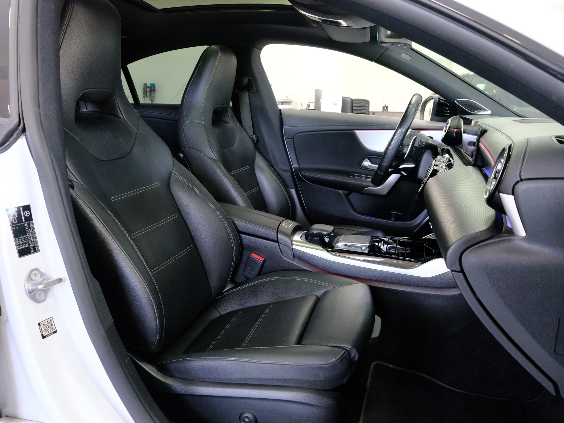 MERCEDES-BENZ CLA 35 AMG 4Matic 7G-DCT-image-14