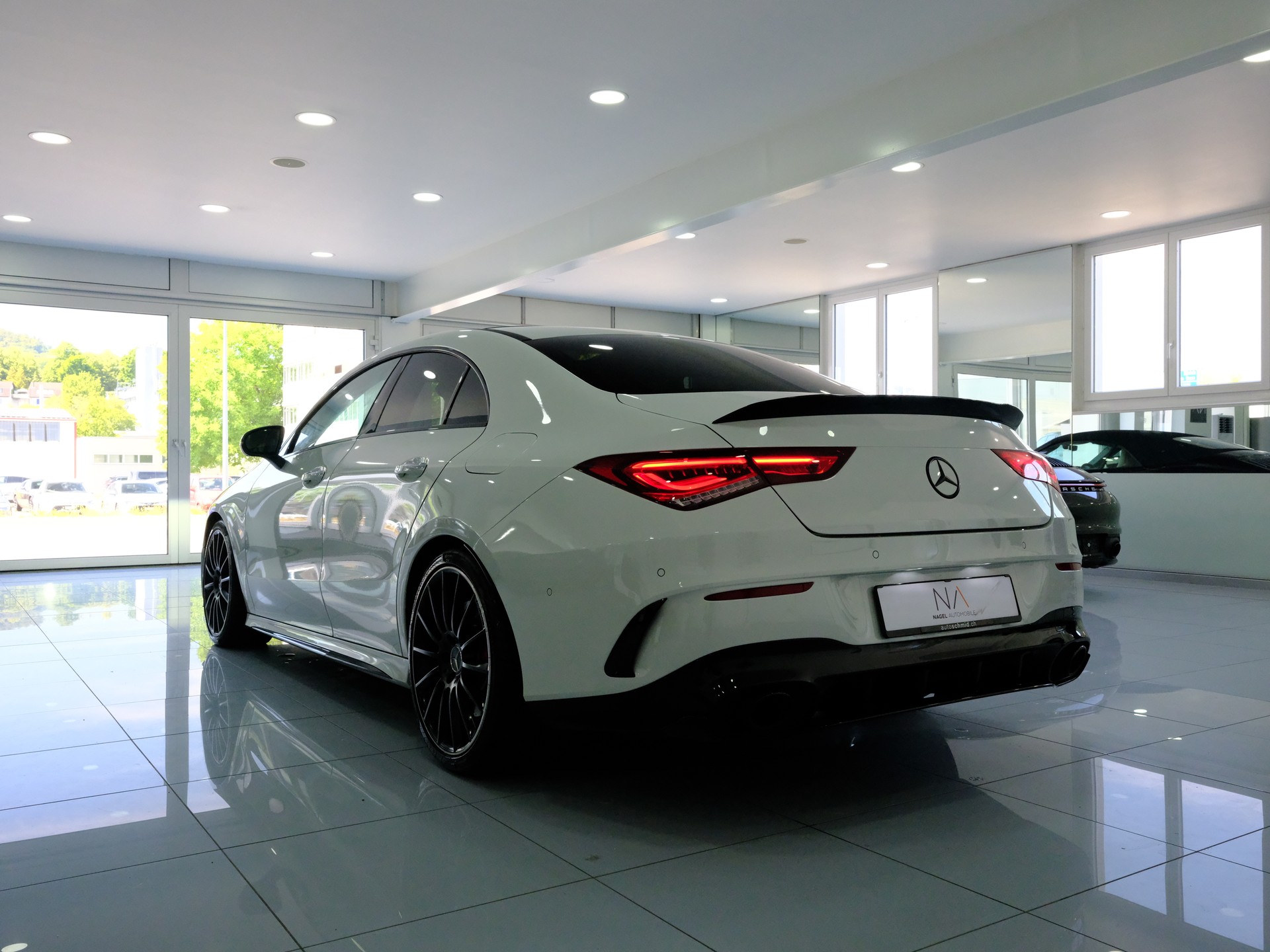 MERCEDES-BENZ CLA 35 AMG 4Matic 7G-DCT-image-4