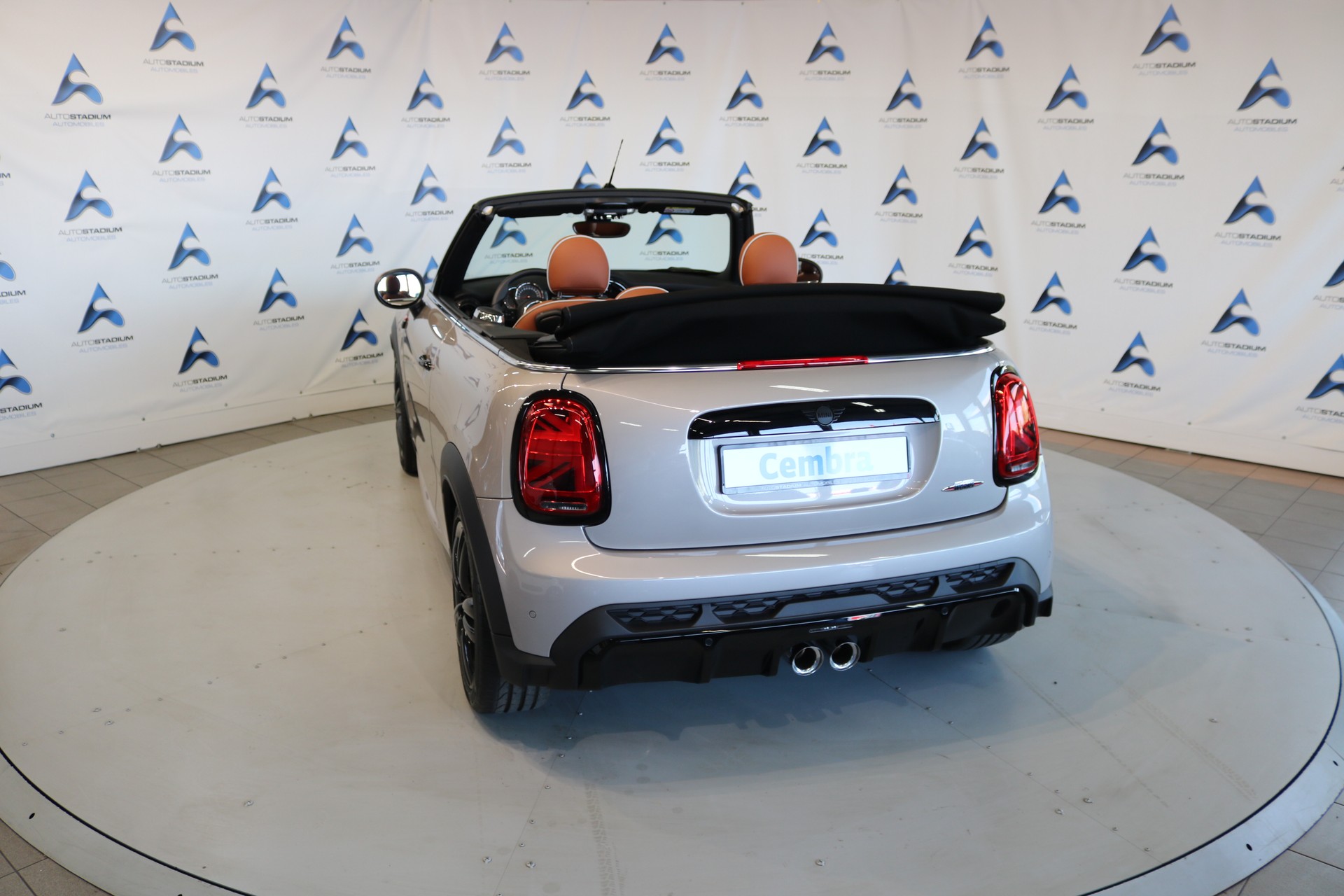 MINI Cooper John Cooper Works Cabriolet Steptronic-image-22
