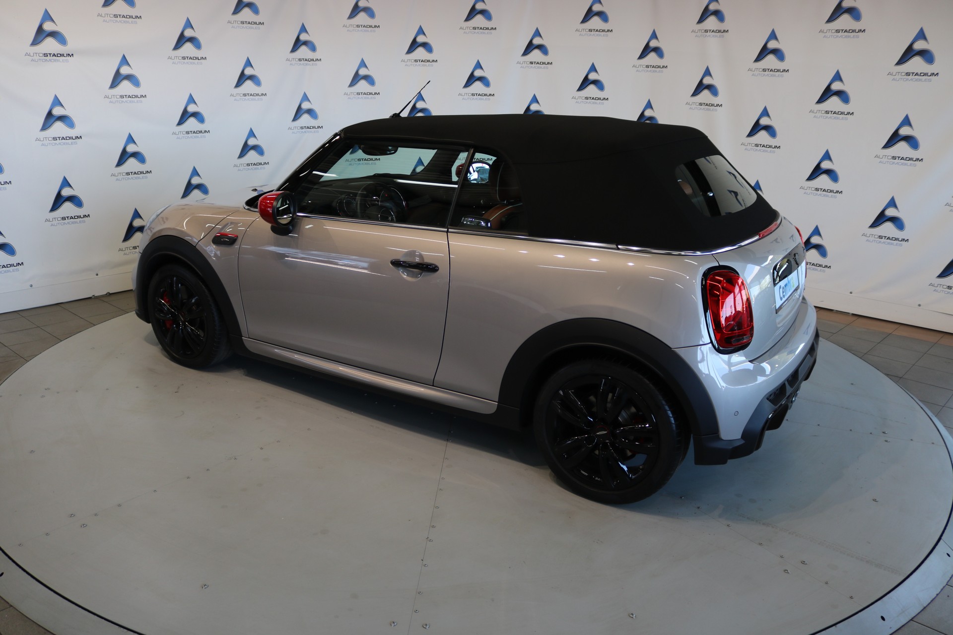 MINI Cooper John Cooper Works Cabriolet Steptronic-image-53