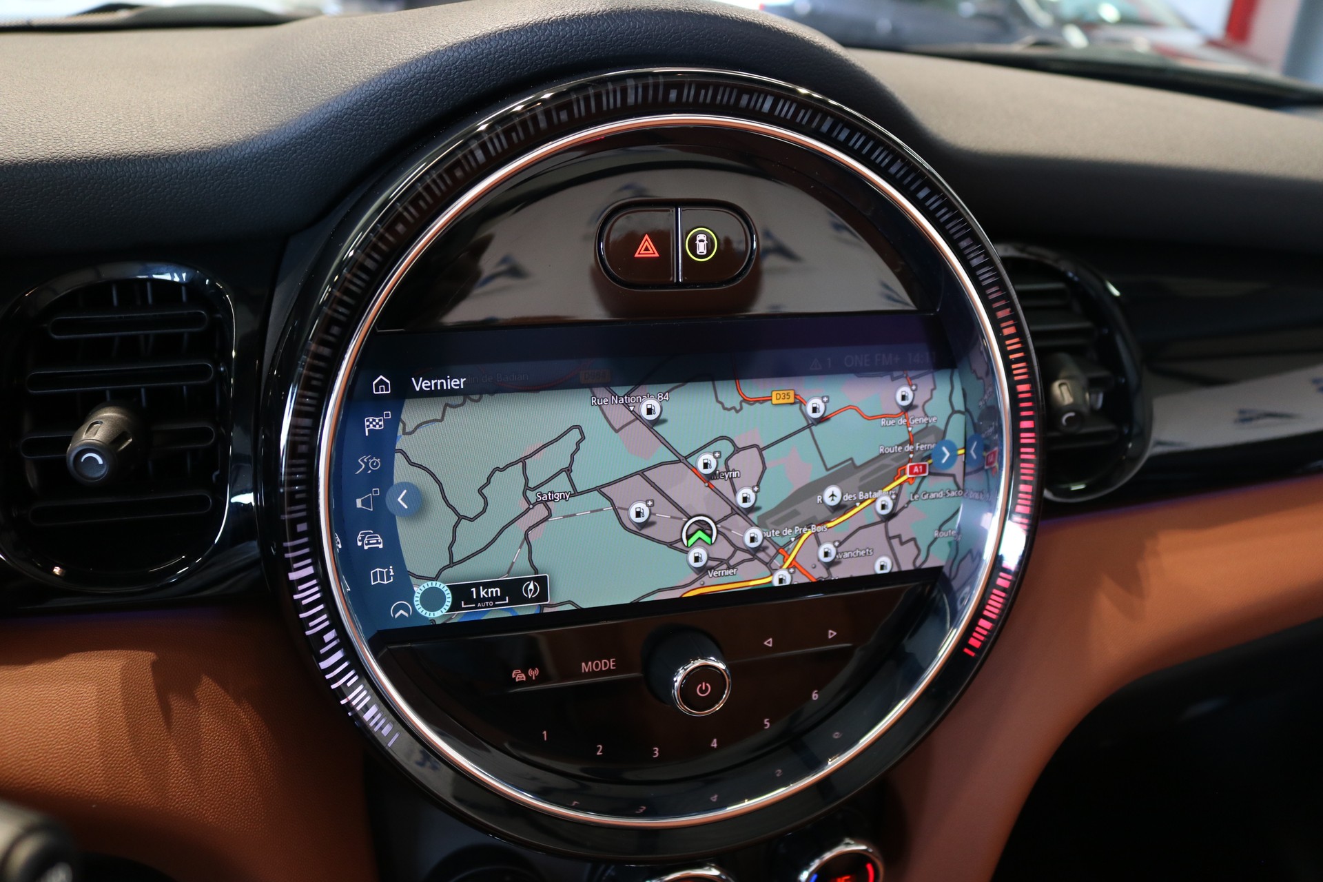 MINI Cooper John Cooper Works Cabriolet Steptronic-image-43