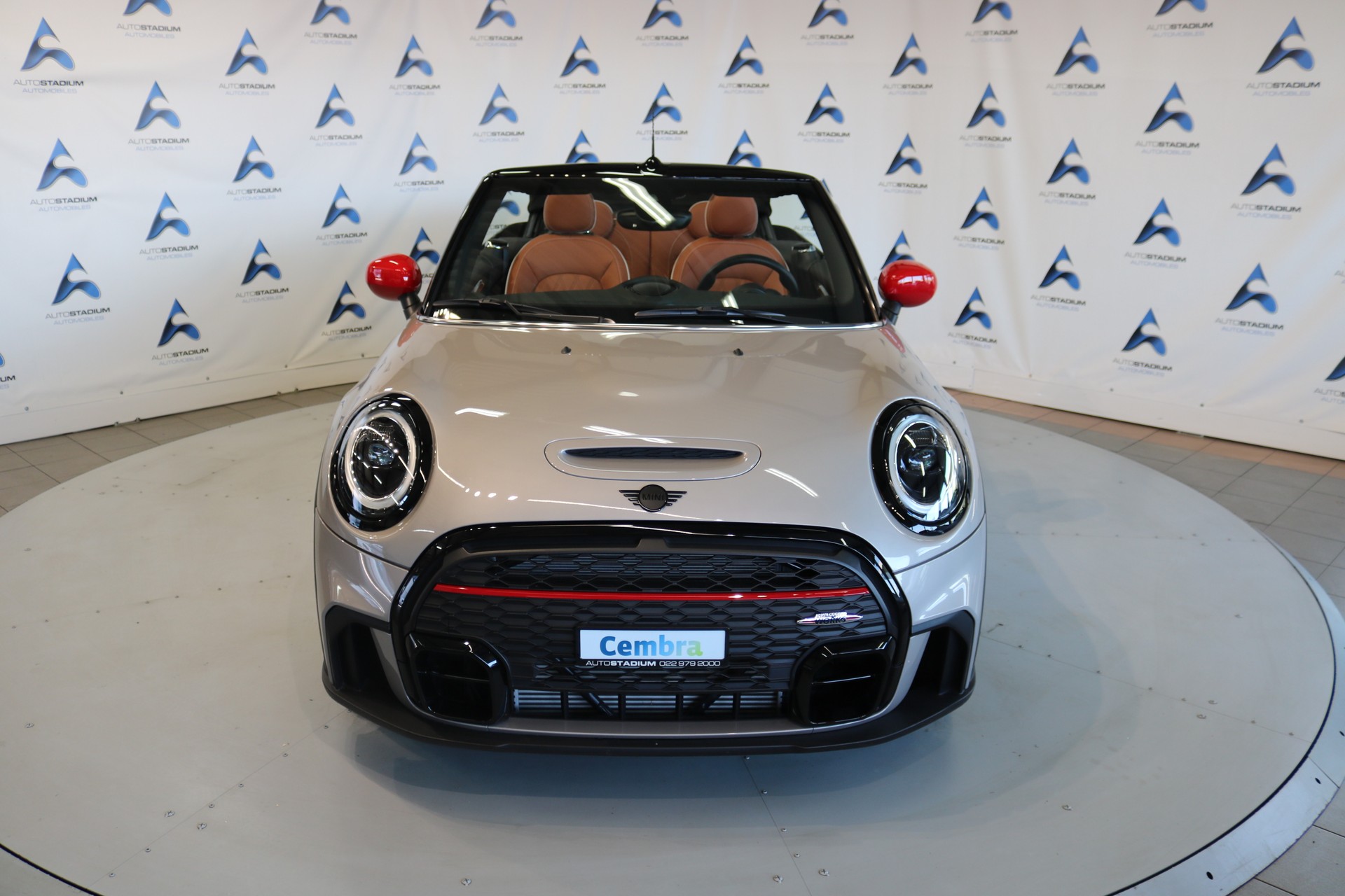 MINI Cooper John Cooper Works Cabriolet Steptronic-image-10