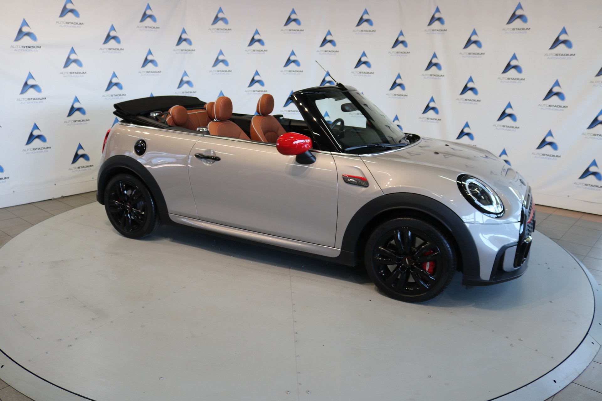 MINI Cooper John Cooper Works Cabriolet Steptronic-image-31