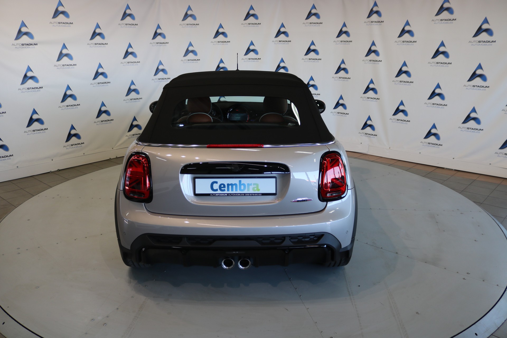 MINI Cooper John Cooper Works Cabriolet Steptronic-image-57