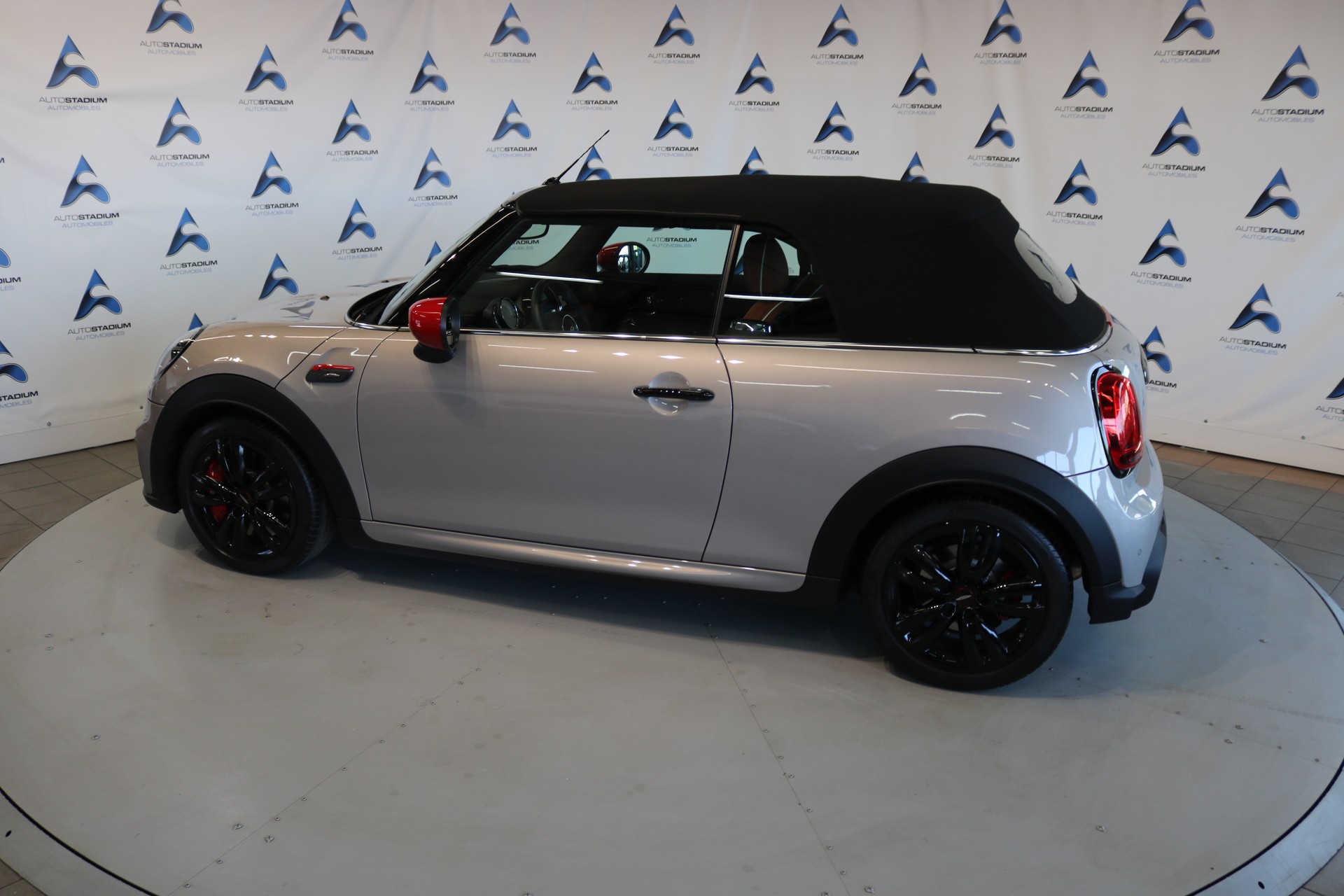 MINI Cooper John Cooper Works Cabriolet Steptronic-image-52