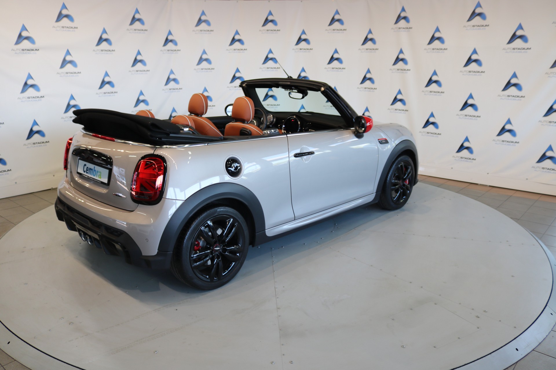 MINI Cooper John Cooper Works Cabriolet Steptronic-image-26