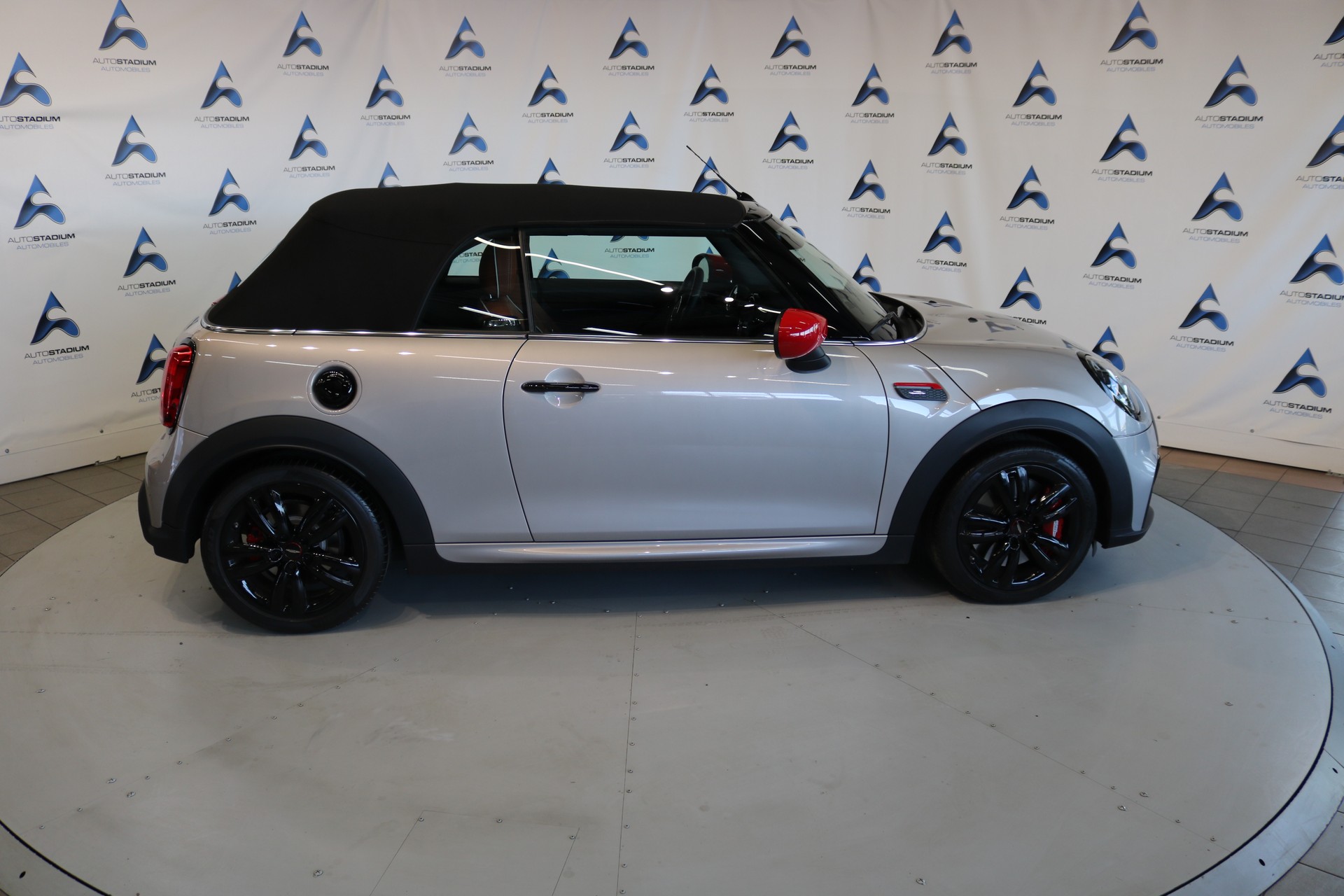 MINI Cooper John Cooper Works Cabriolet Steptronic-image-61