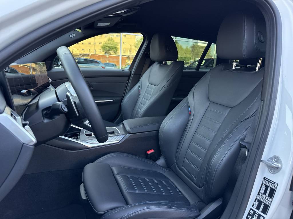 BMW 320d xDrive 48V Touring Steptronic M Sport-image-10