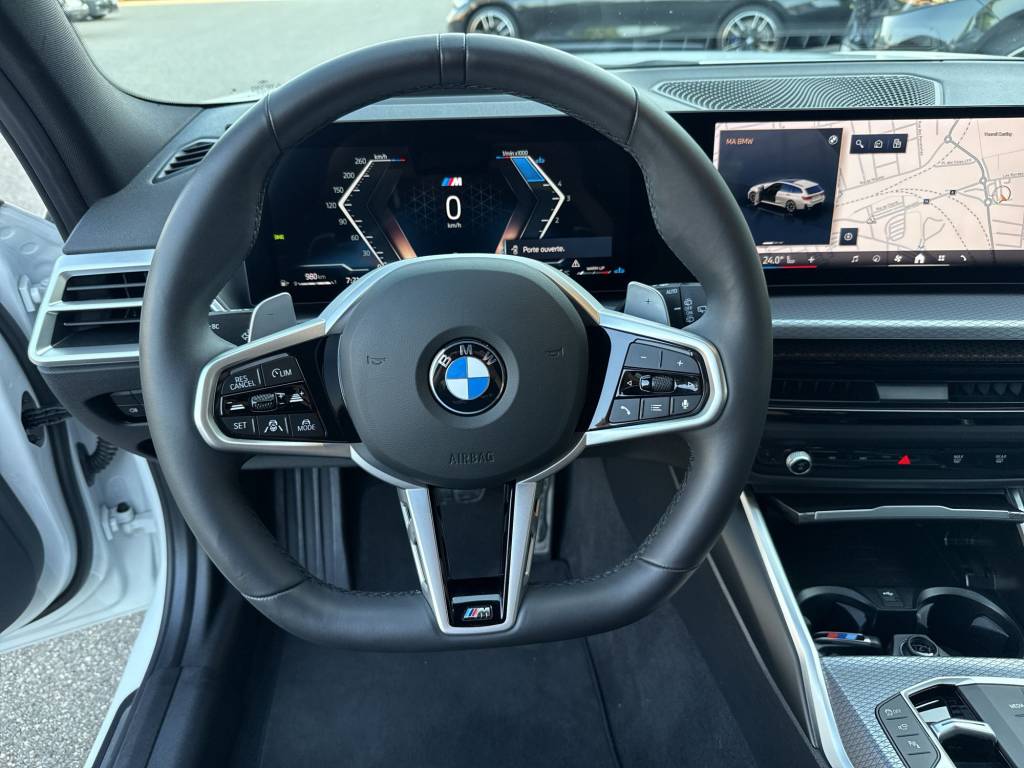 BMW 320d xDrive 48V Touring Steptronic M Sport-image-12