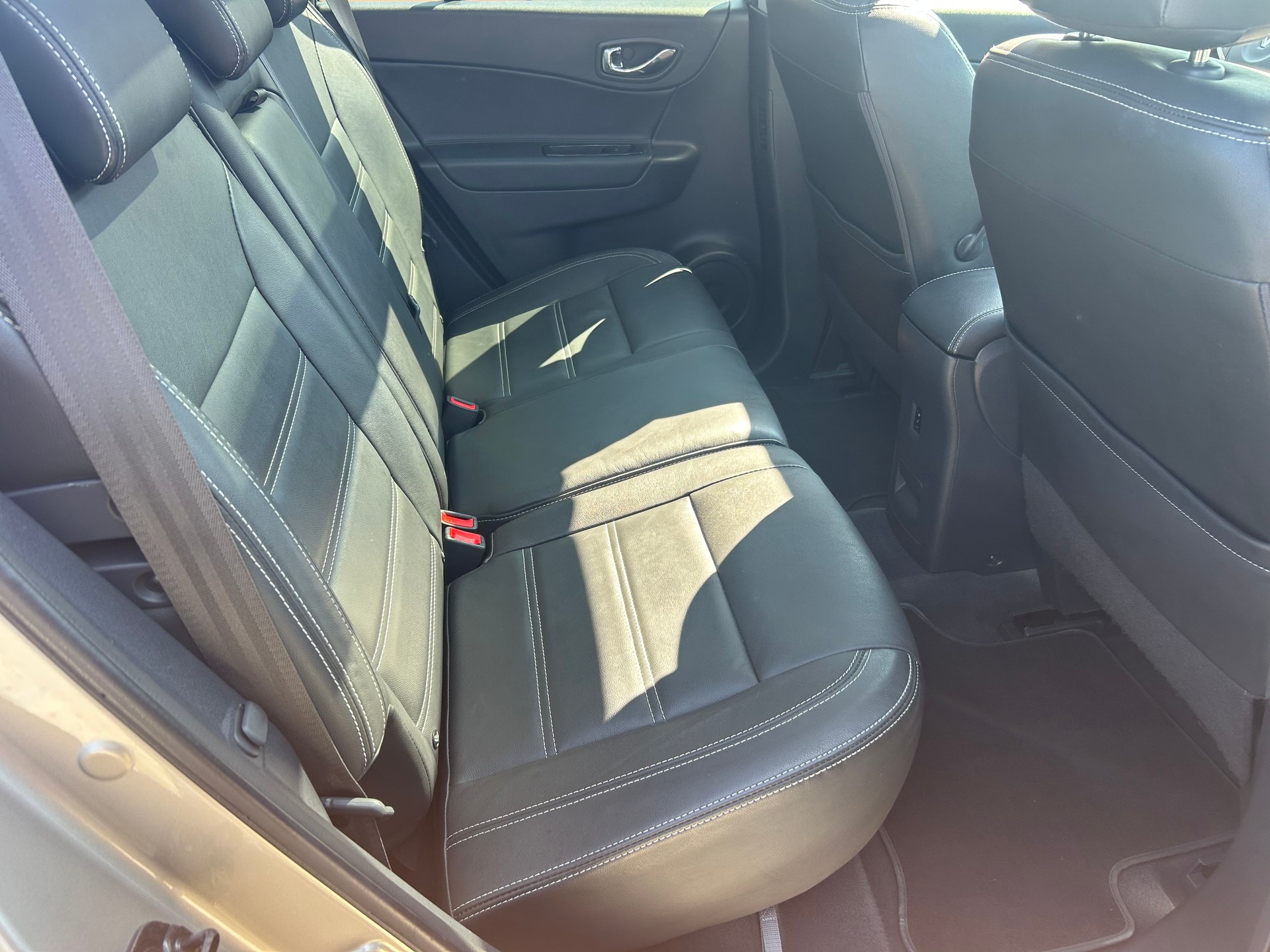 RENAULT KOLEOS-image-8