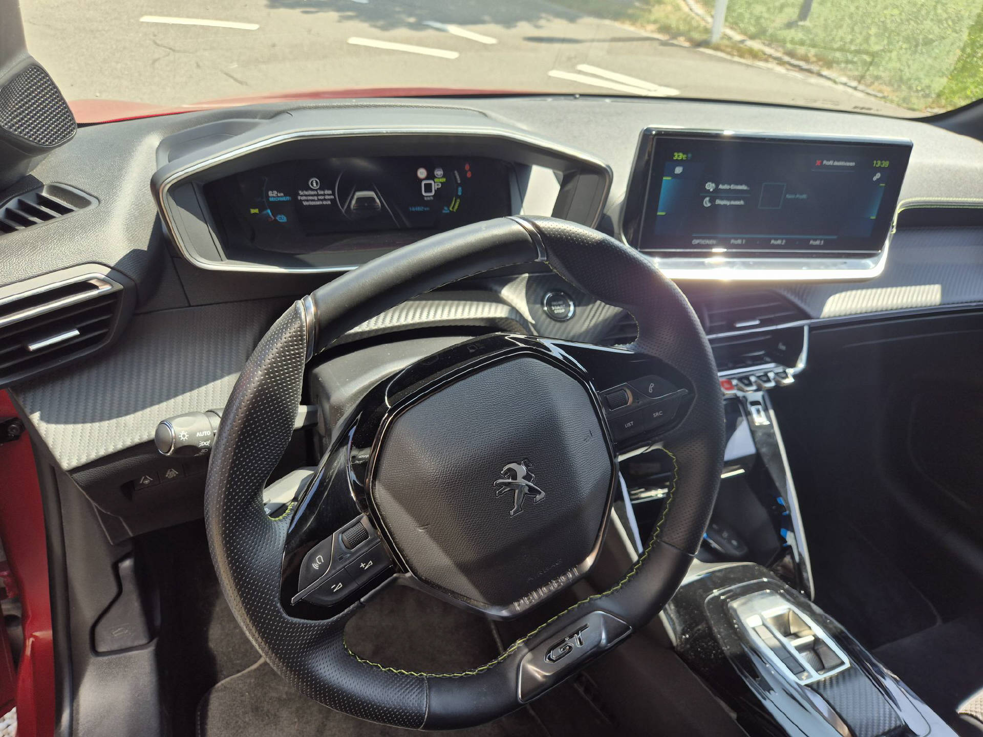 PEUGEOT 208 e-GT 50 kWh-image-8