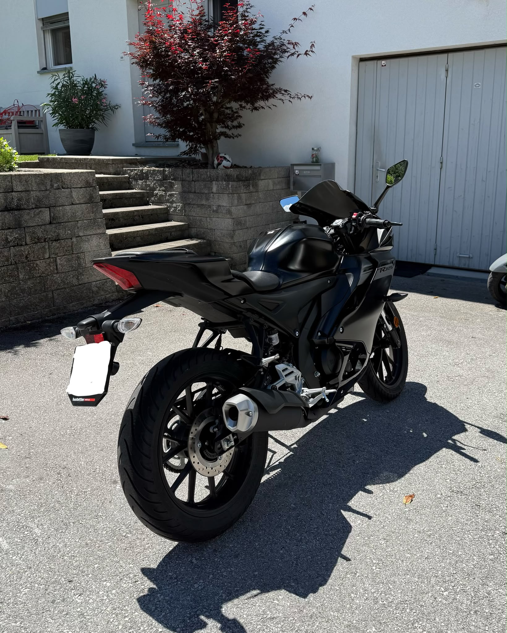 YAMAHA YZF-R 125 ABS-image-1
