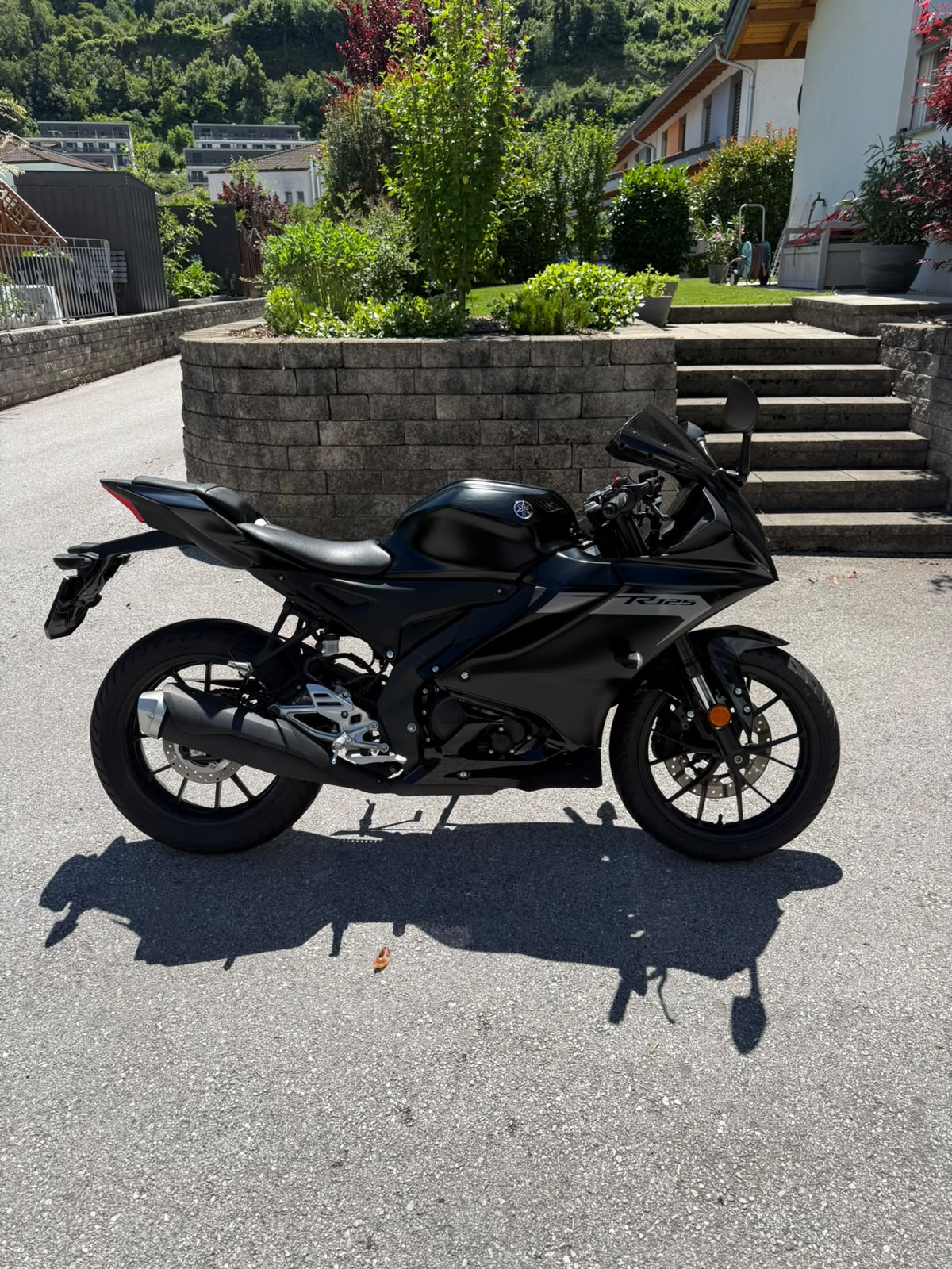 YAMAHA YZF-R 125 ABS-image-0