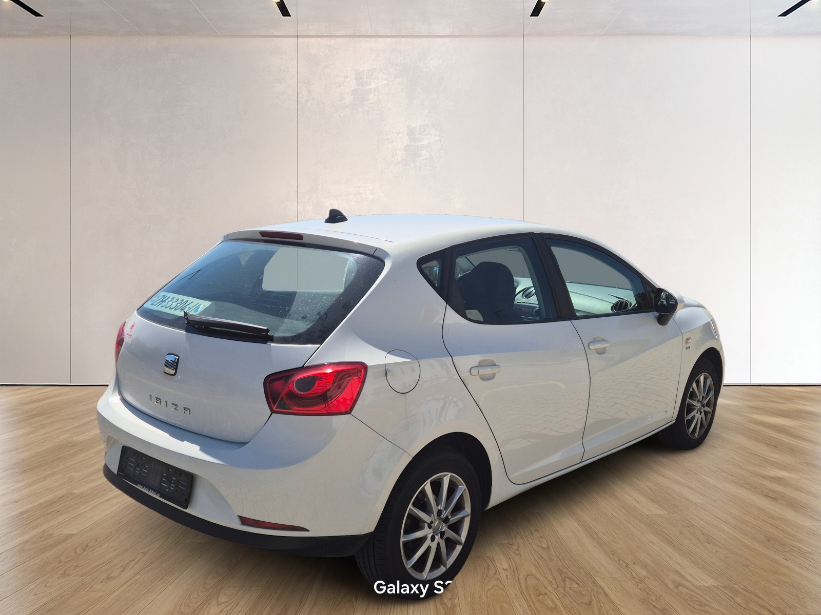 SEAT IBIZA-showroom-element-3