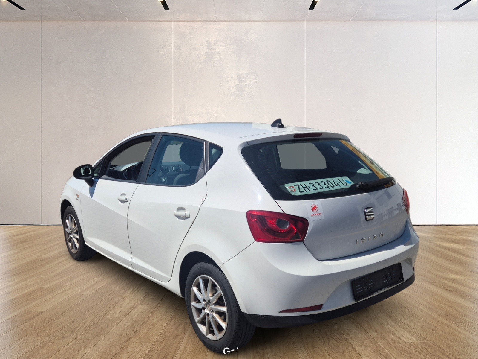 SEAT IBIZA-showroom-element-2