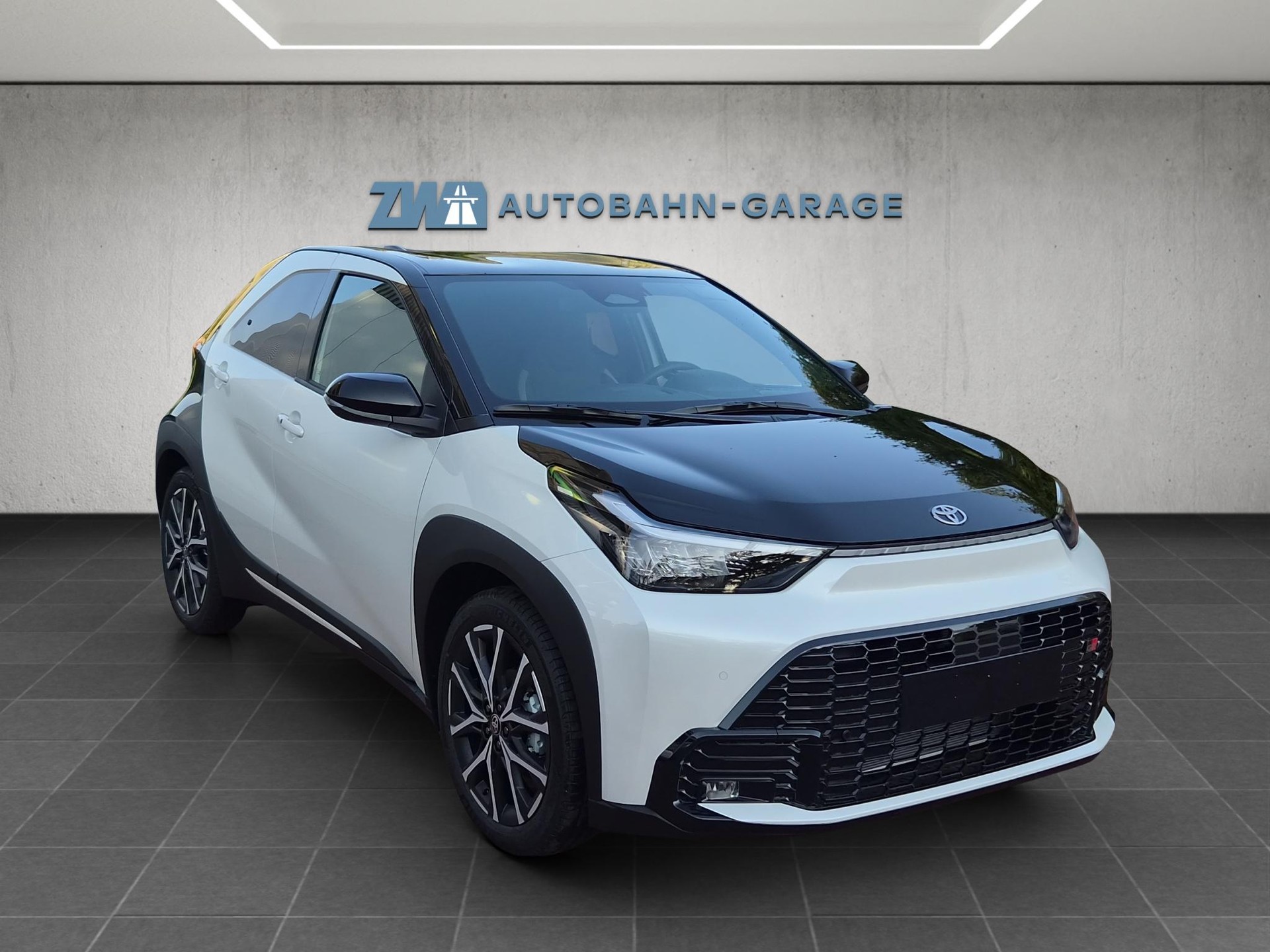 TOYOTA Aygo X 1.5 VVT-i HSD GR Sport-image-6