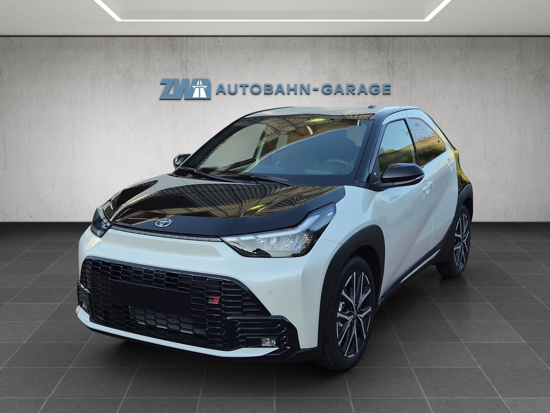 TOYOTA Aygo X 1.5 VVT-i HSD GR Sport