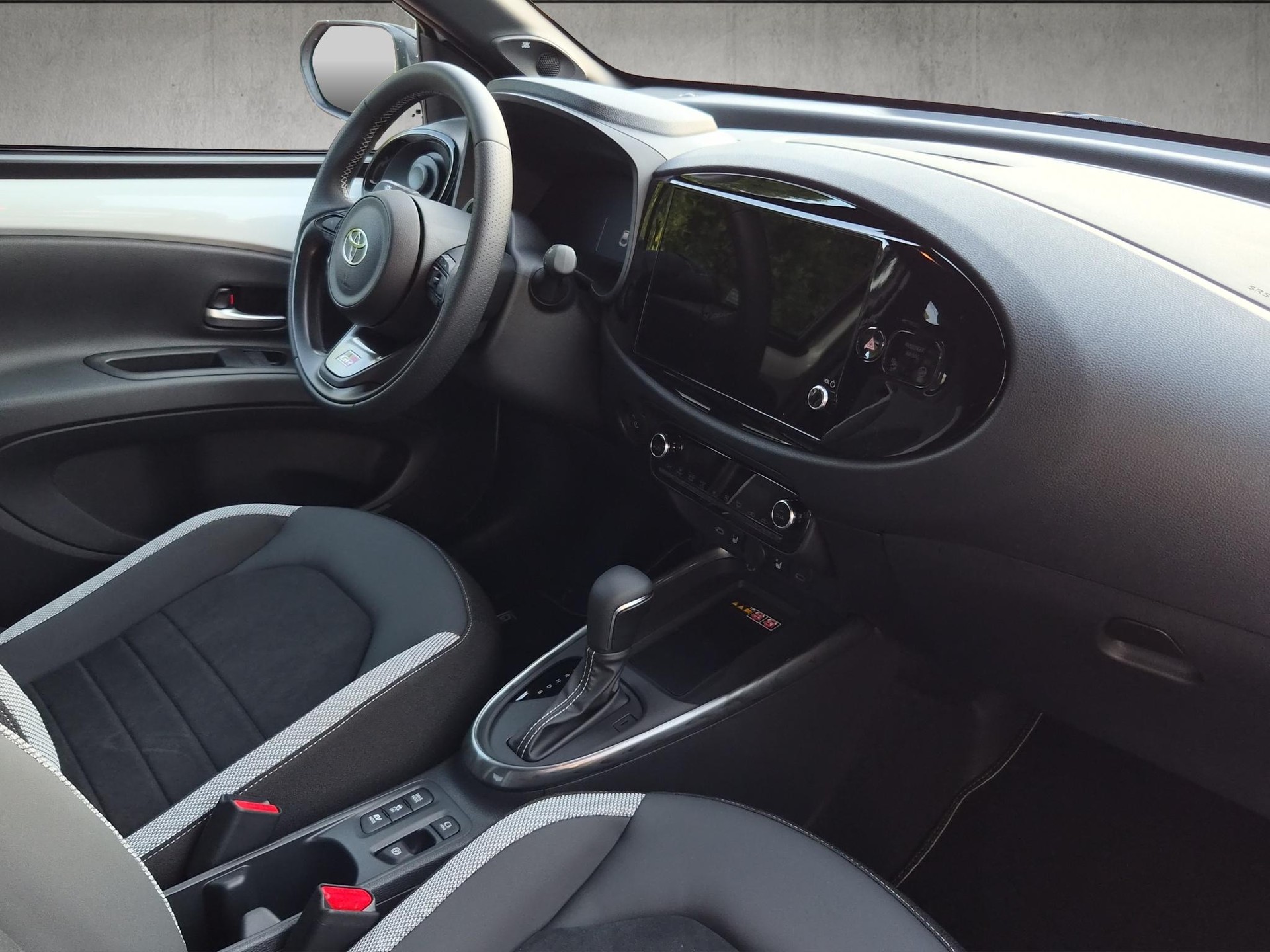 TOYOTA Aygo X 1.5 VVT-i HSD GR Sport-image-11