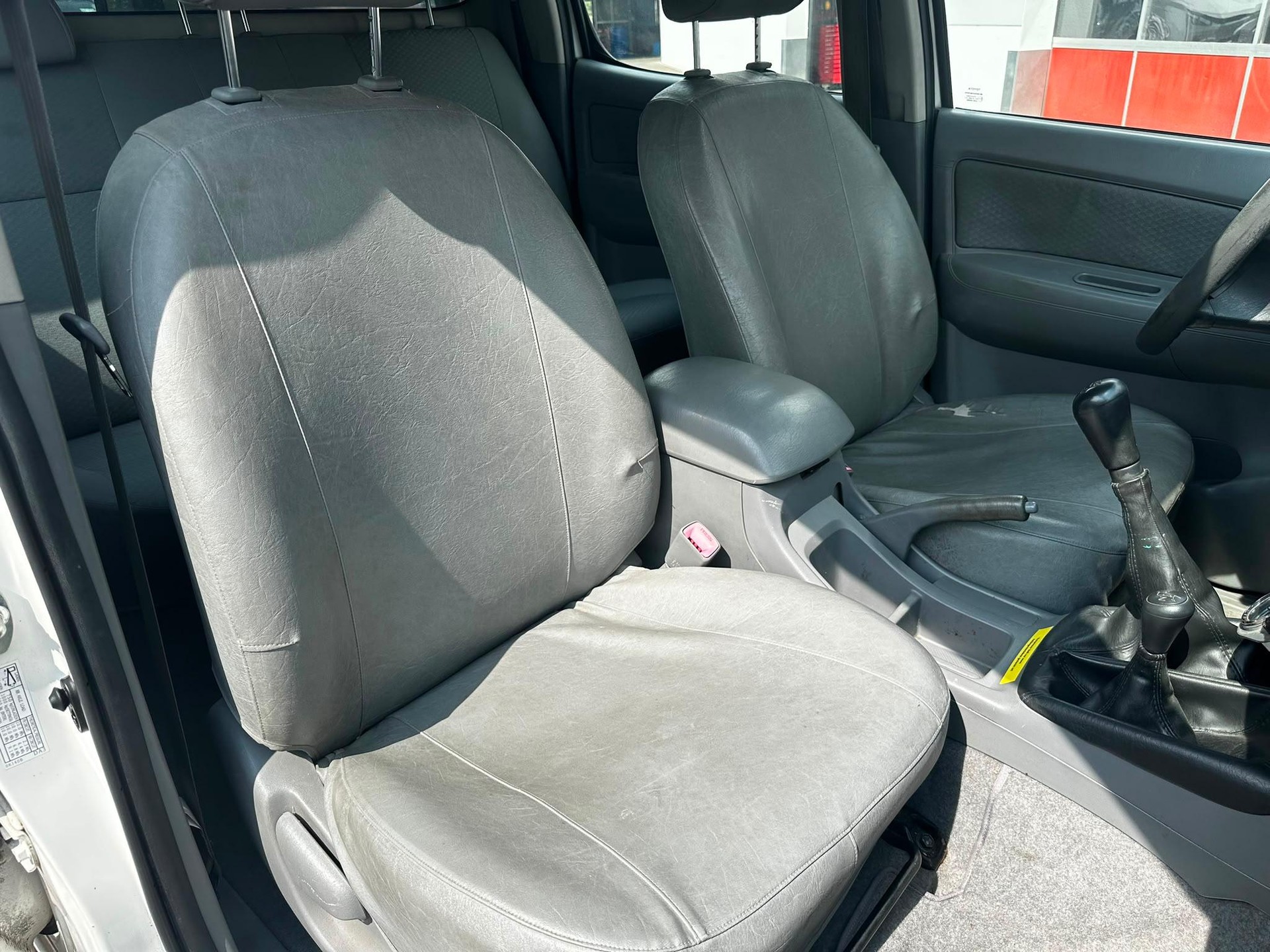 TOYOTA Hilux Double Cab.-Pick-up 2.5 D-4D Linea Luna-image-14
