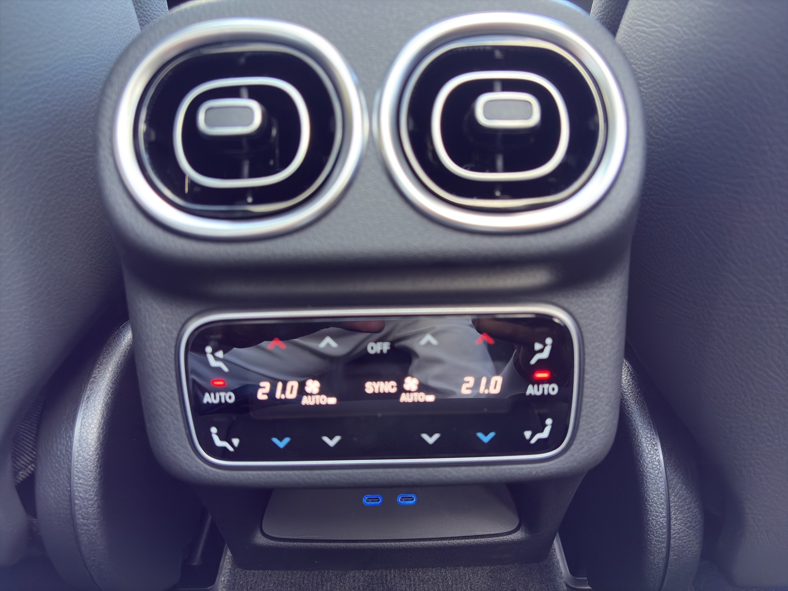 MERCEDES-BENZ GLC 300 e 4Matic EQ Star 9G-Tronic-image-16