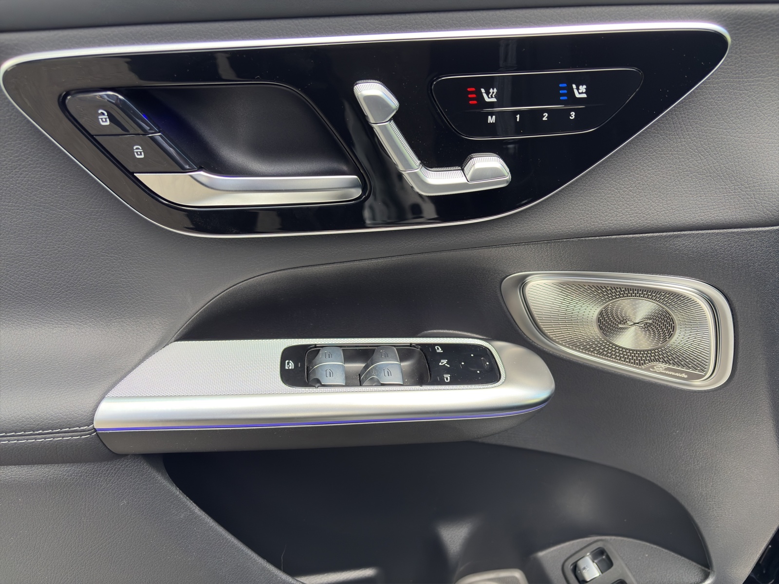 MERCEDES-BENZ GLC 300 e 4Matic EQ Star 9G-Tronic-image-10