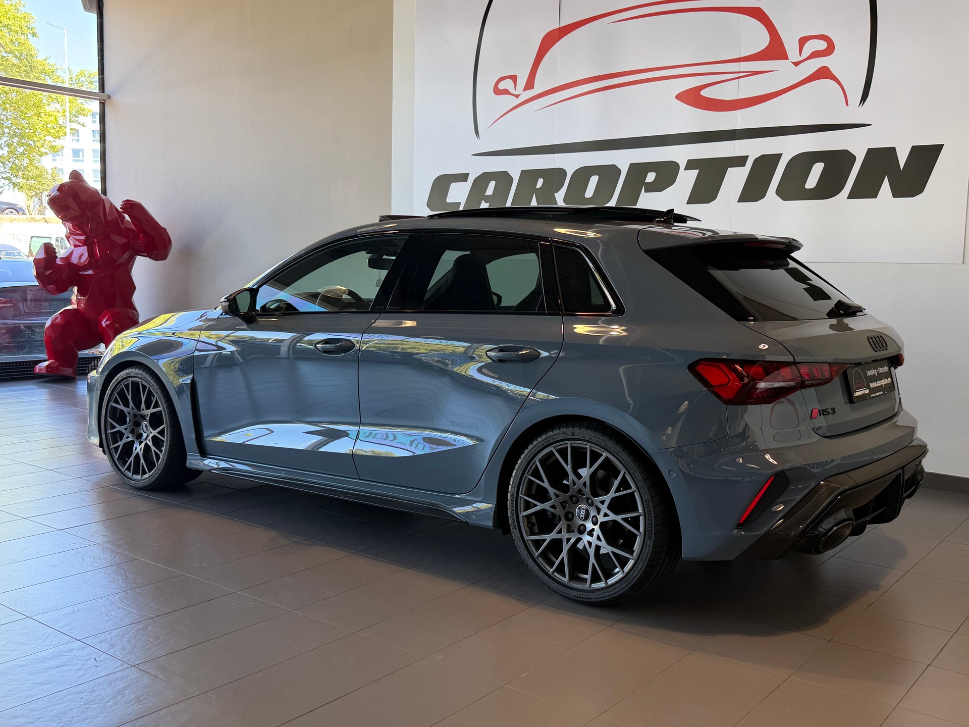 AUDI RS3 Sportback 2.5 TSI quattro S-tronic-image-5