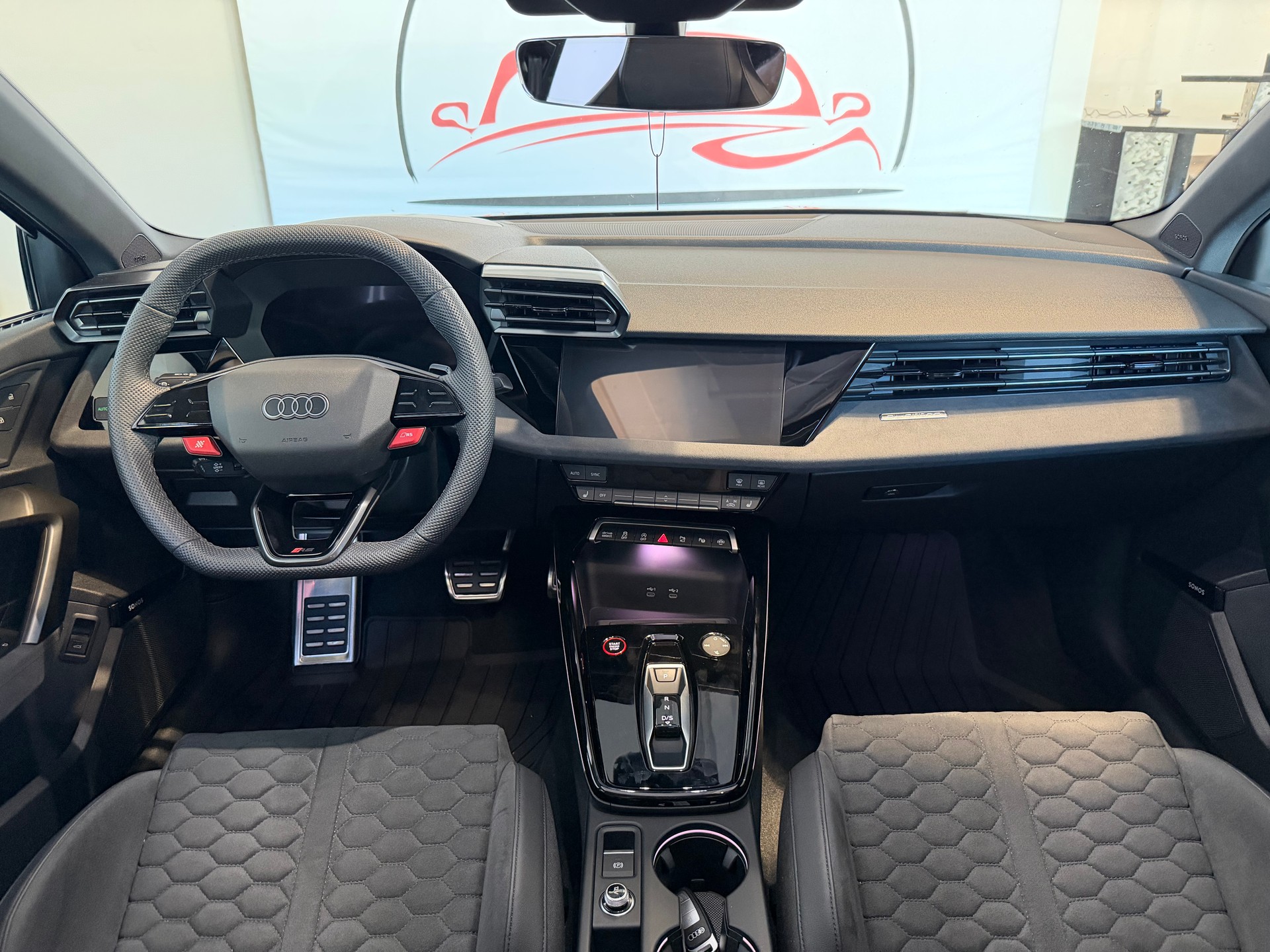 AUDI RS3 Sportback 2.5 TSI quattro S-tronic-image-12