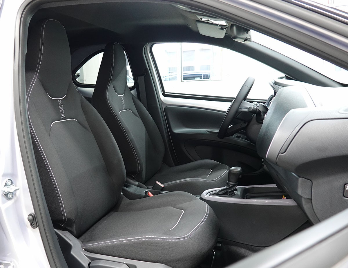TOYOTA Aygo X 1.5 Trend e-CVT-showroom-element-3