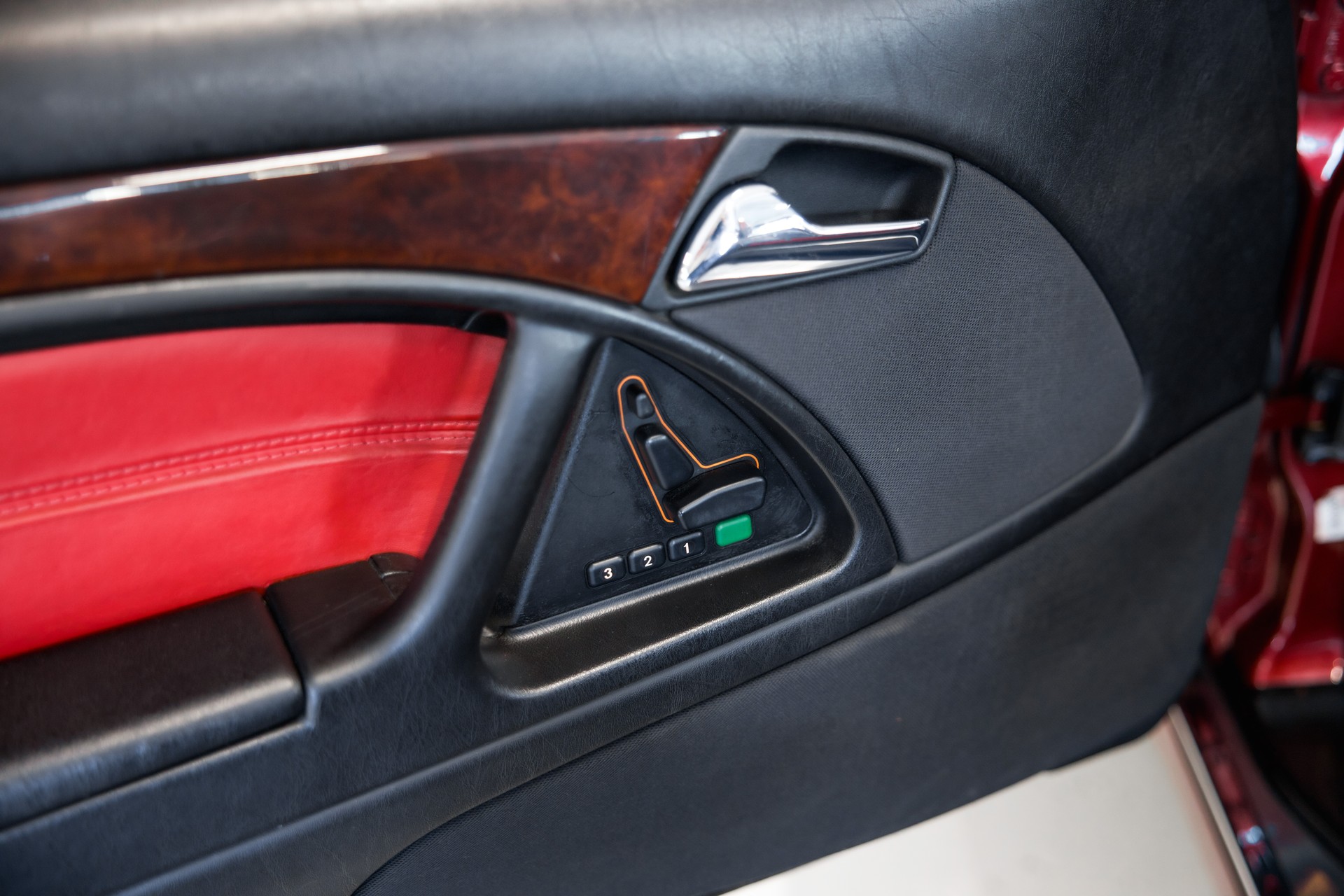 MERCEDES-BENZ SL 500 Automatic-image-25