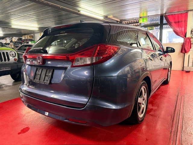 HONDA Civic 1.6 i-DTEC Elegance Tourer-image-5