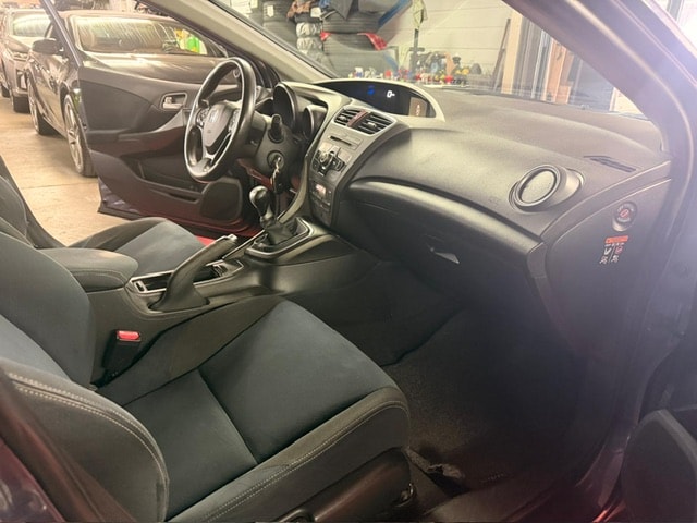 HONDA Civic 1.6 i-DTEC Elegance Tourer-image-3