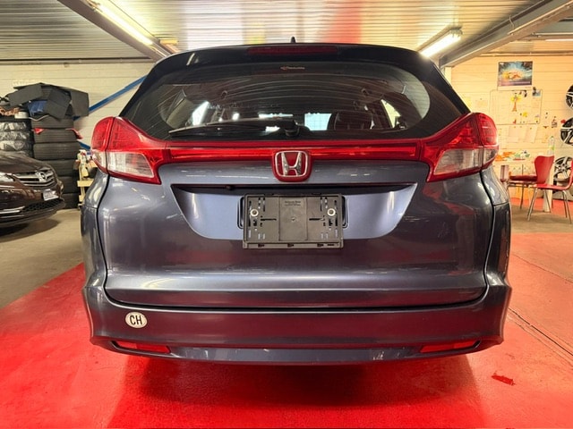 HONDA Civic 1.6 i-DTEC Elegance Tourer-image-11