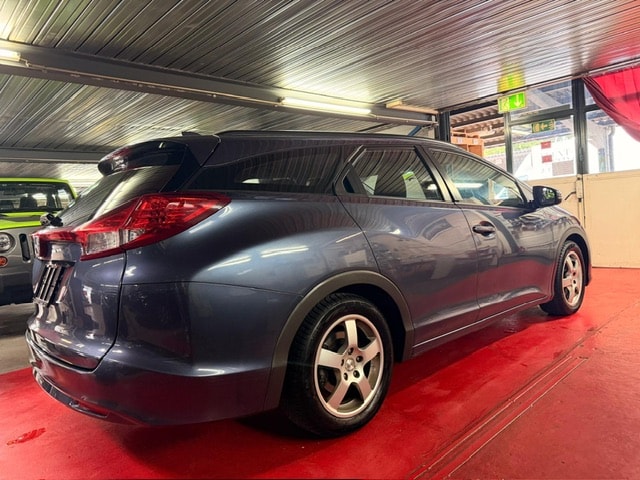 HONDA Civic 1.6 i-DTEC Elegance Tourer-image-6