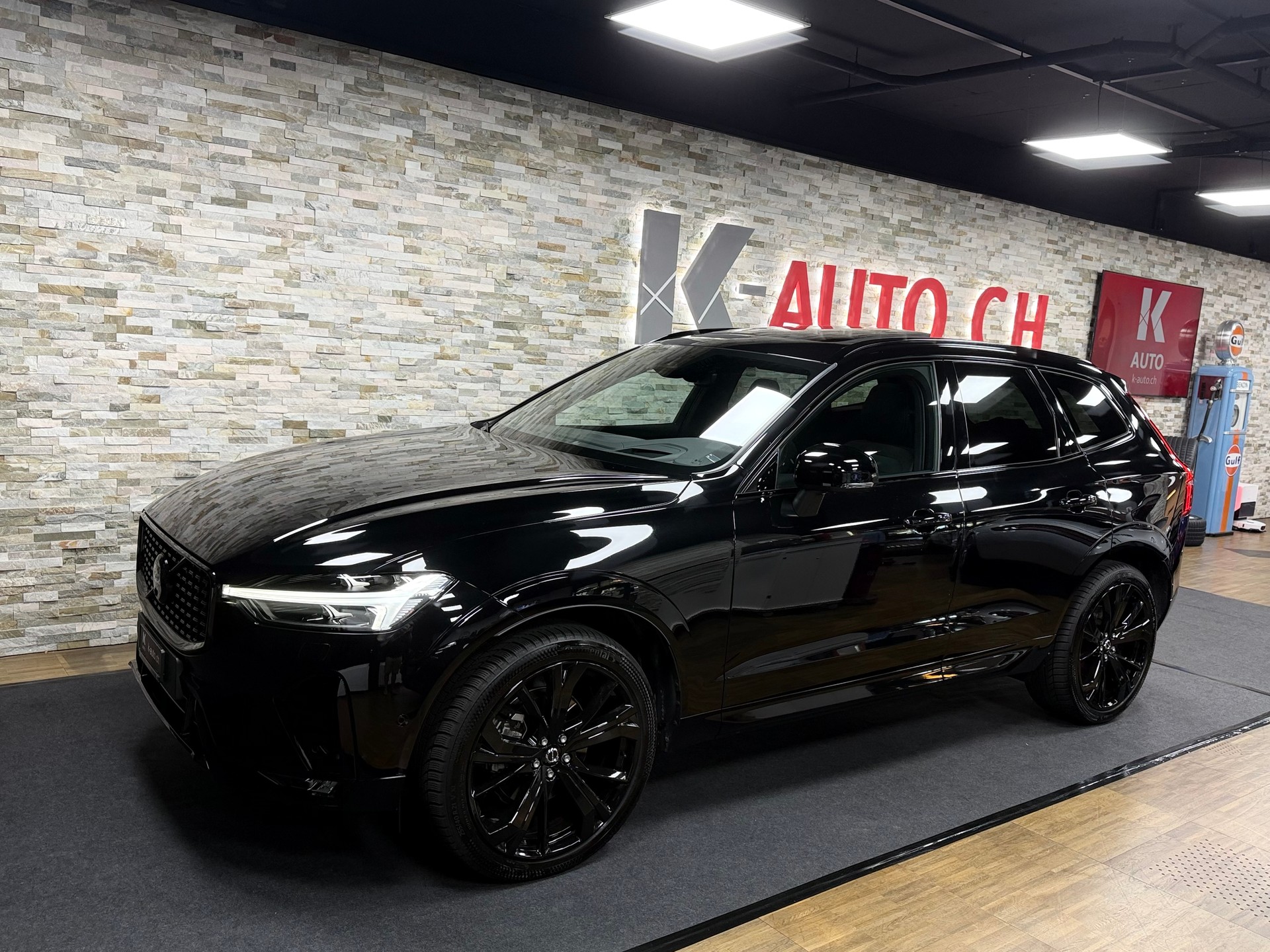 VOLVO XC60 B5 Benzin Mild Hybrid AWD Ultra Dark Geartronic