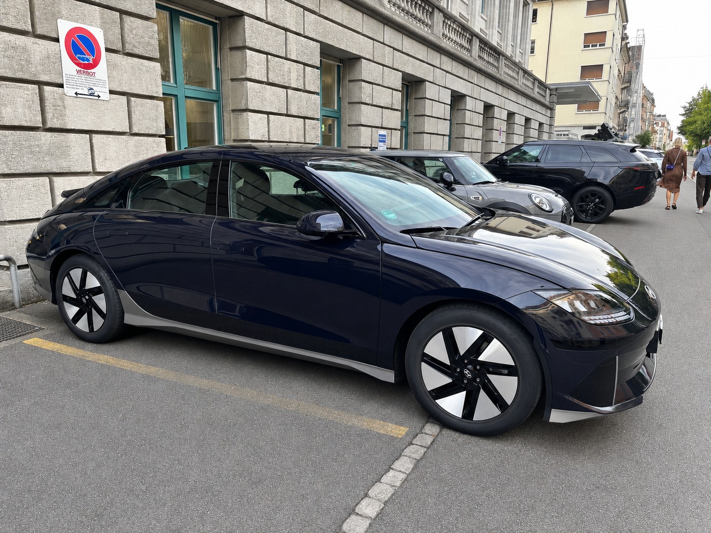HYUNDAI Hyundai IONIQ 6 EV Premium 77,4 kWh | 229 PS | 8-fach bereift-image-3