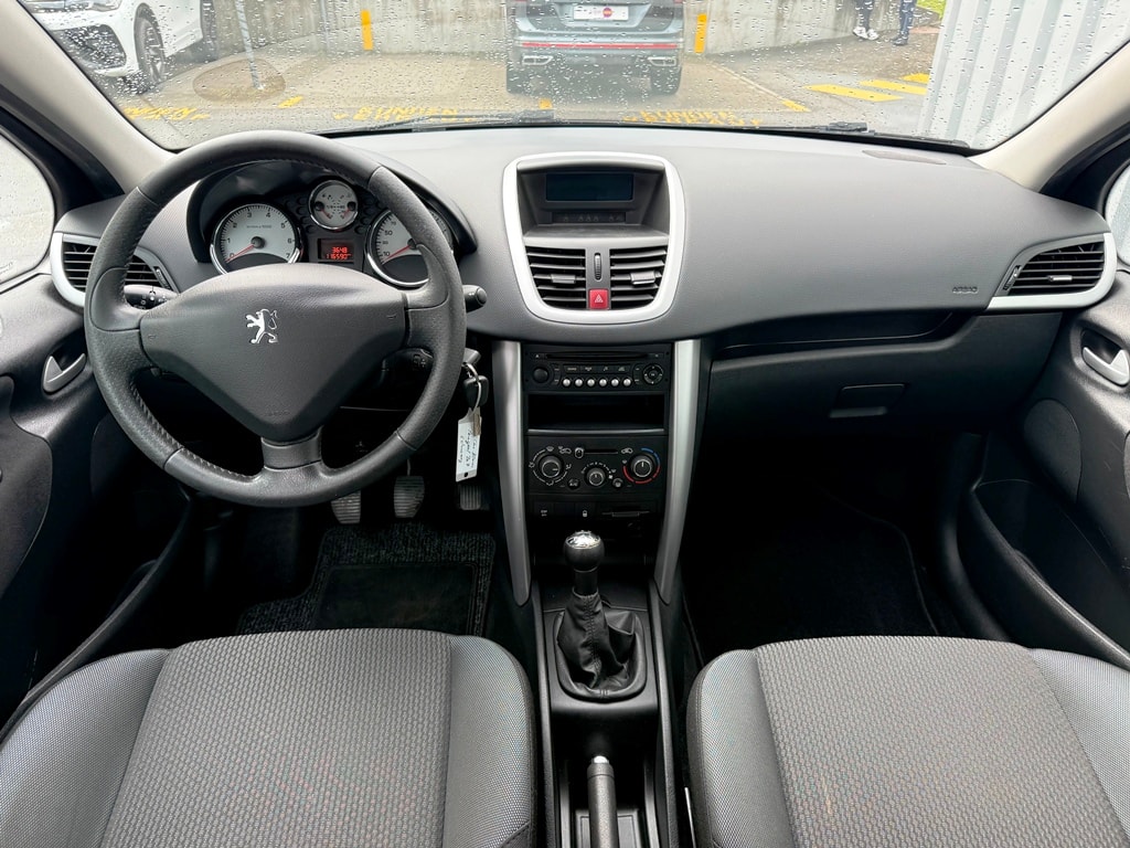 PEUGEOT 207 1.4 16V Active-image-6