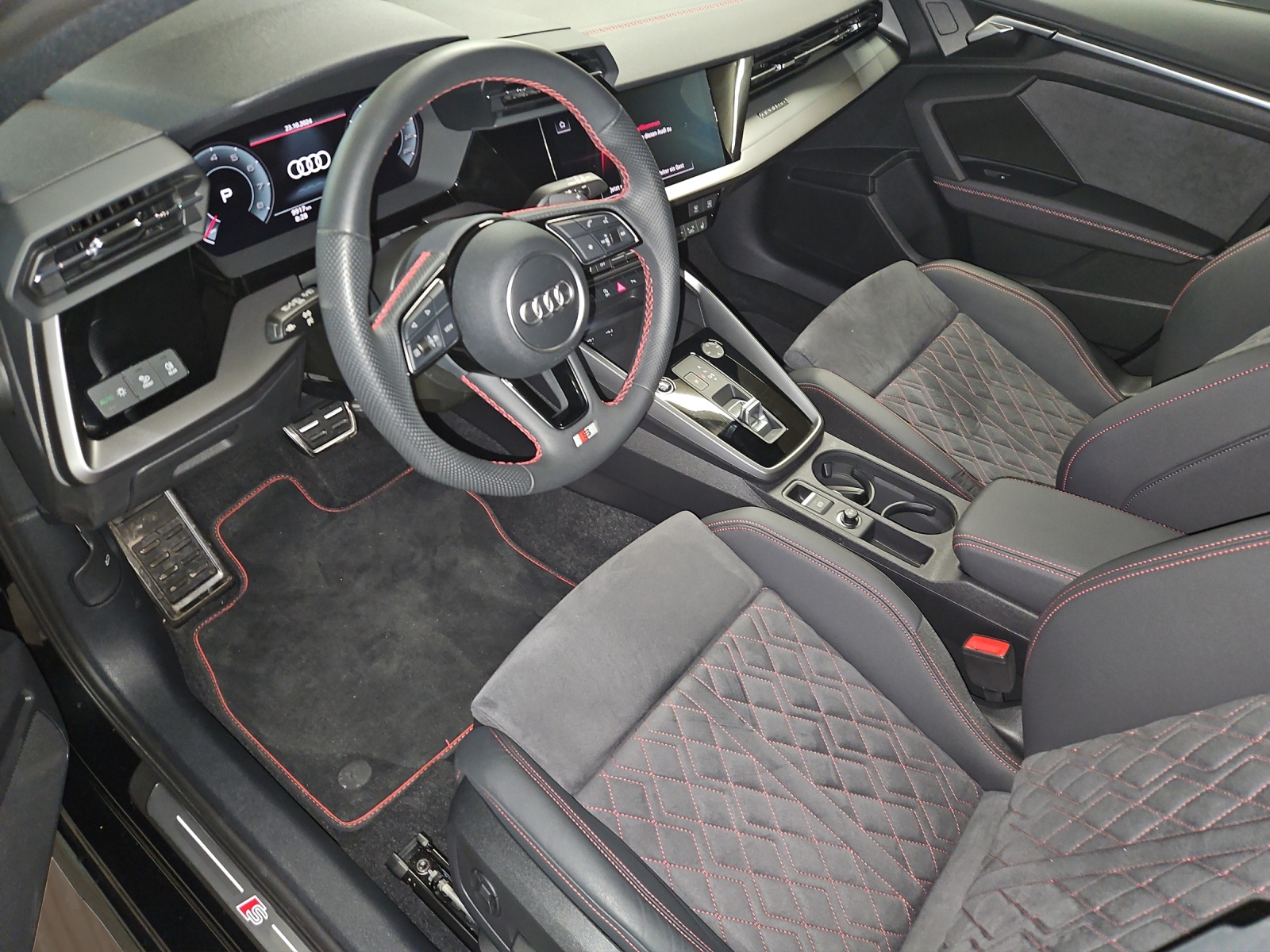 AUDI A3 Sportback 40 TFSI S line quattro S-tronic-image-6