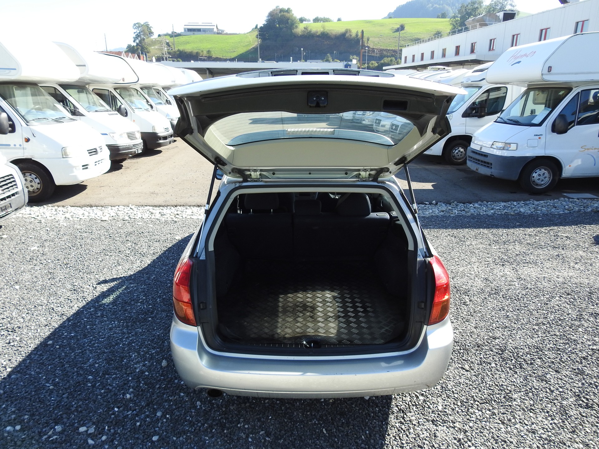 SUBARU Legacy 2.0i AWD Swiss-image-9
