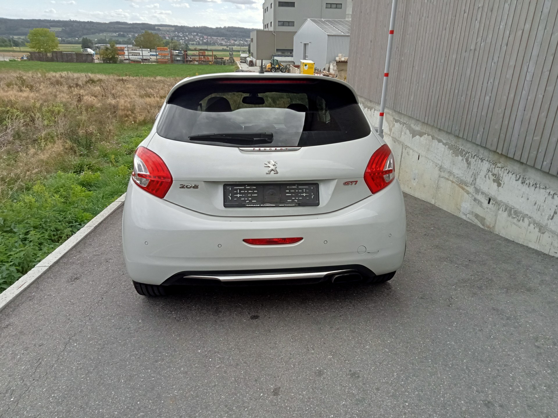PEUGEOT 208 1.6 Turbo GTi-image-4