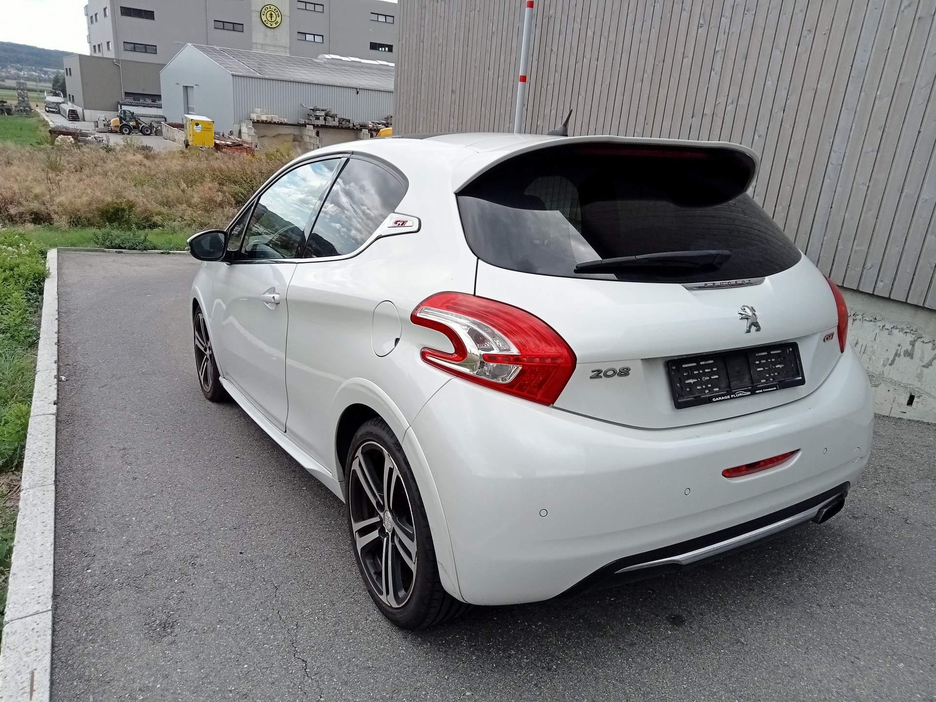 PEUGEOT 208 1.6 Turbo GTi-image-7