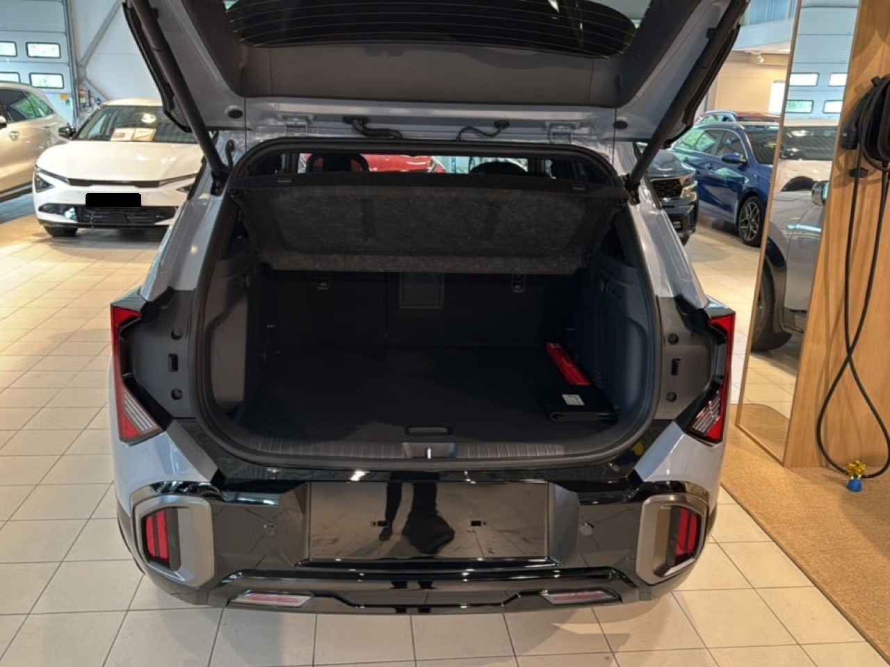 KIA Seltos 1.6T-GDi X-Line 7DCT 4x4-showroom-element-3