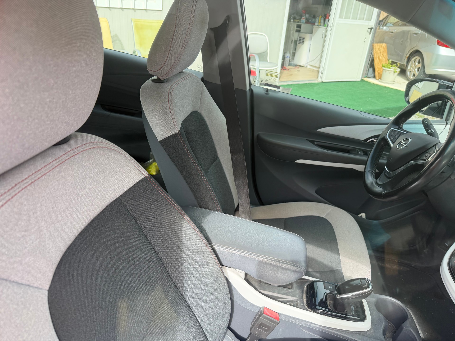 OPEL Ampera-e-image-9